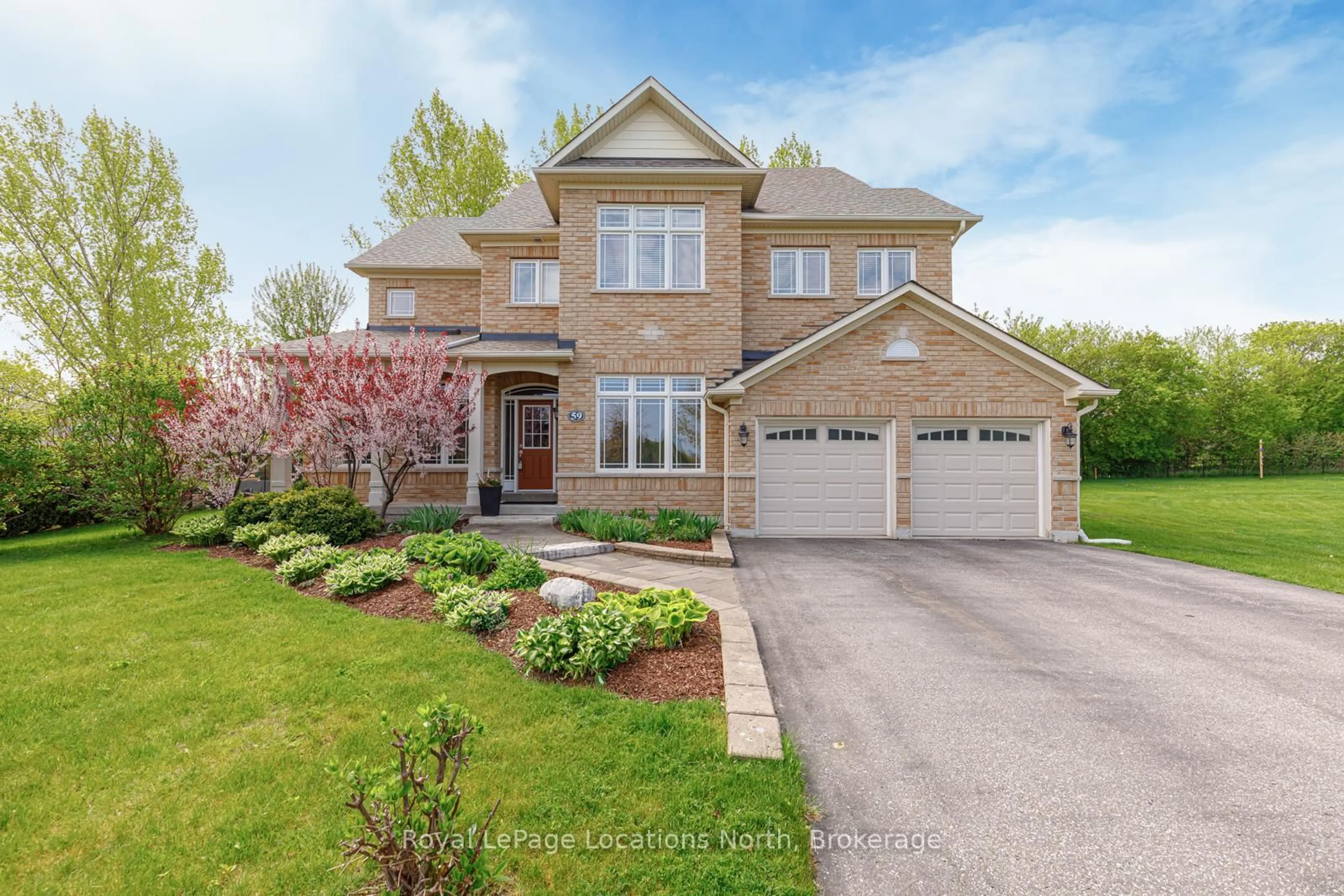 Home with brick exterior material, street for 59 Kells Cres, Collingwood Ontario L9Y 0A9
