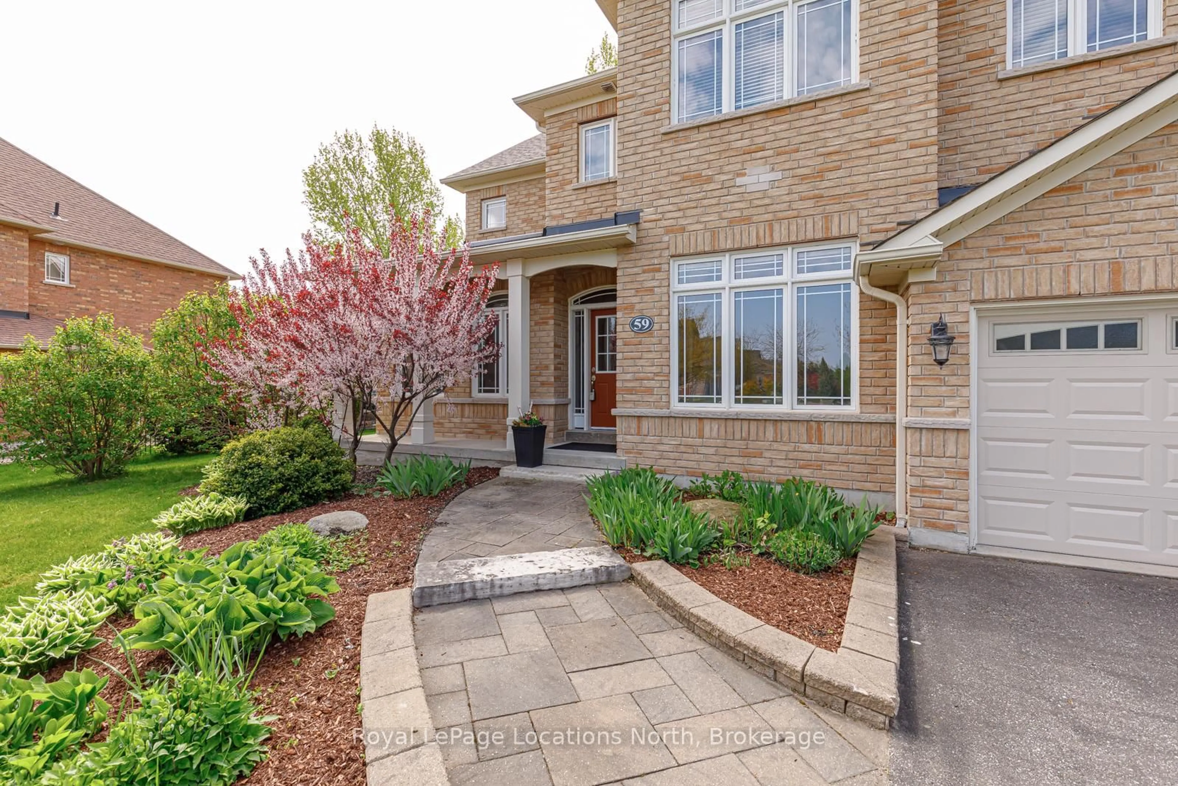Home with brick exterior material, street for 59 Kells Cres, Collingwood Ontario L9Y 0A9