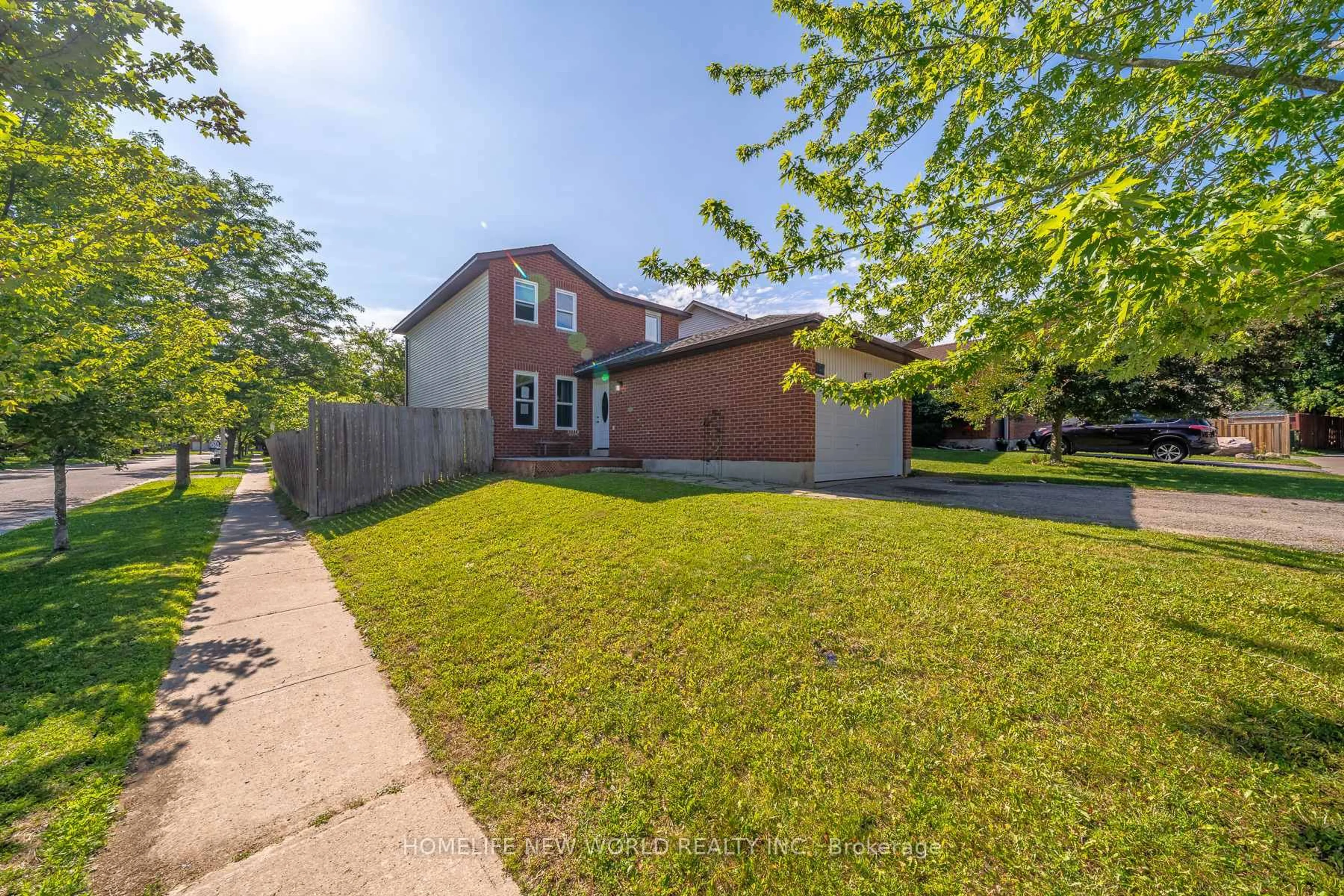 A pic from outside/outdoor area/front of a property/back of a property/a pic from drone, street for 341 Hickling Tr, Barrie Ontario L4M 5Z6