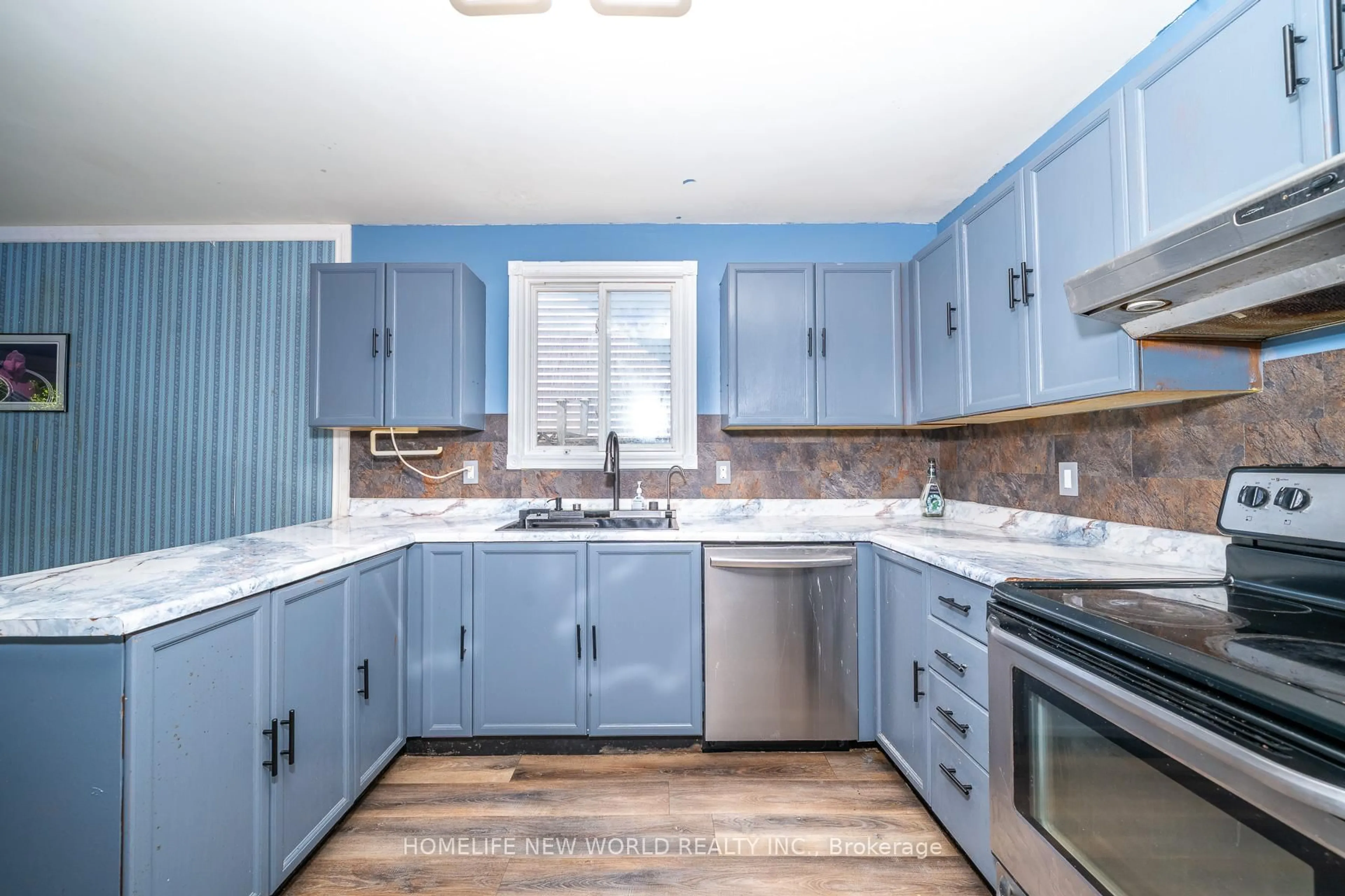 Standard kitchen, unknown for 341 Hickling Tr, Barrie Ontario L4M 5Z6