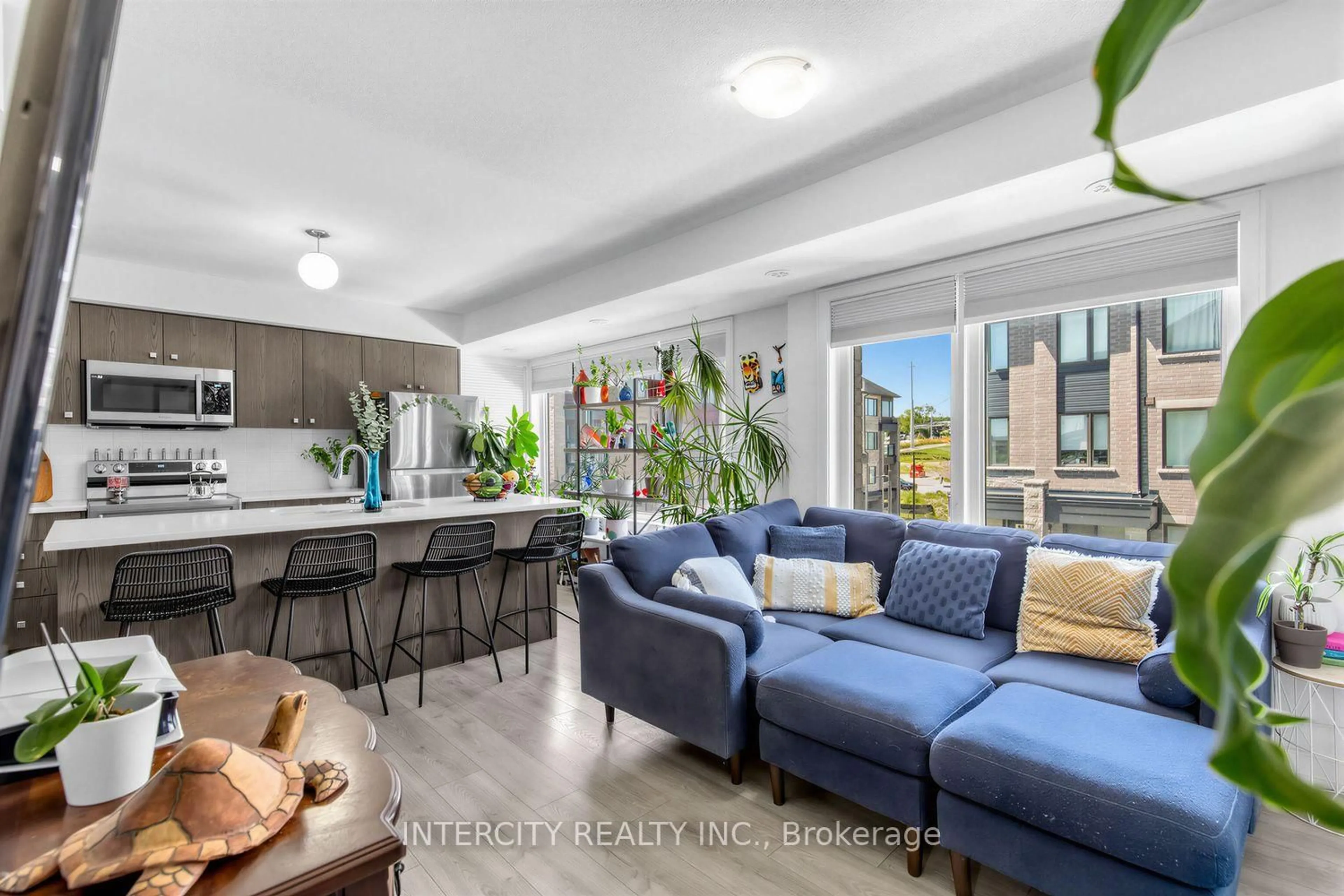 Open concept kitchen, unknown for 84 Appletree Lane #59, Barrie Ontario L9J 0P1