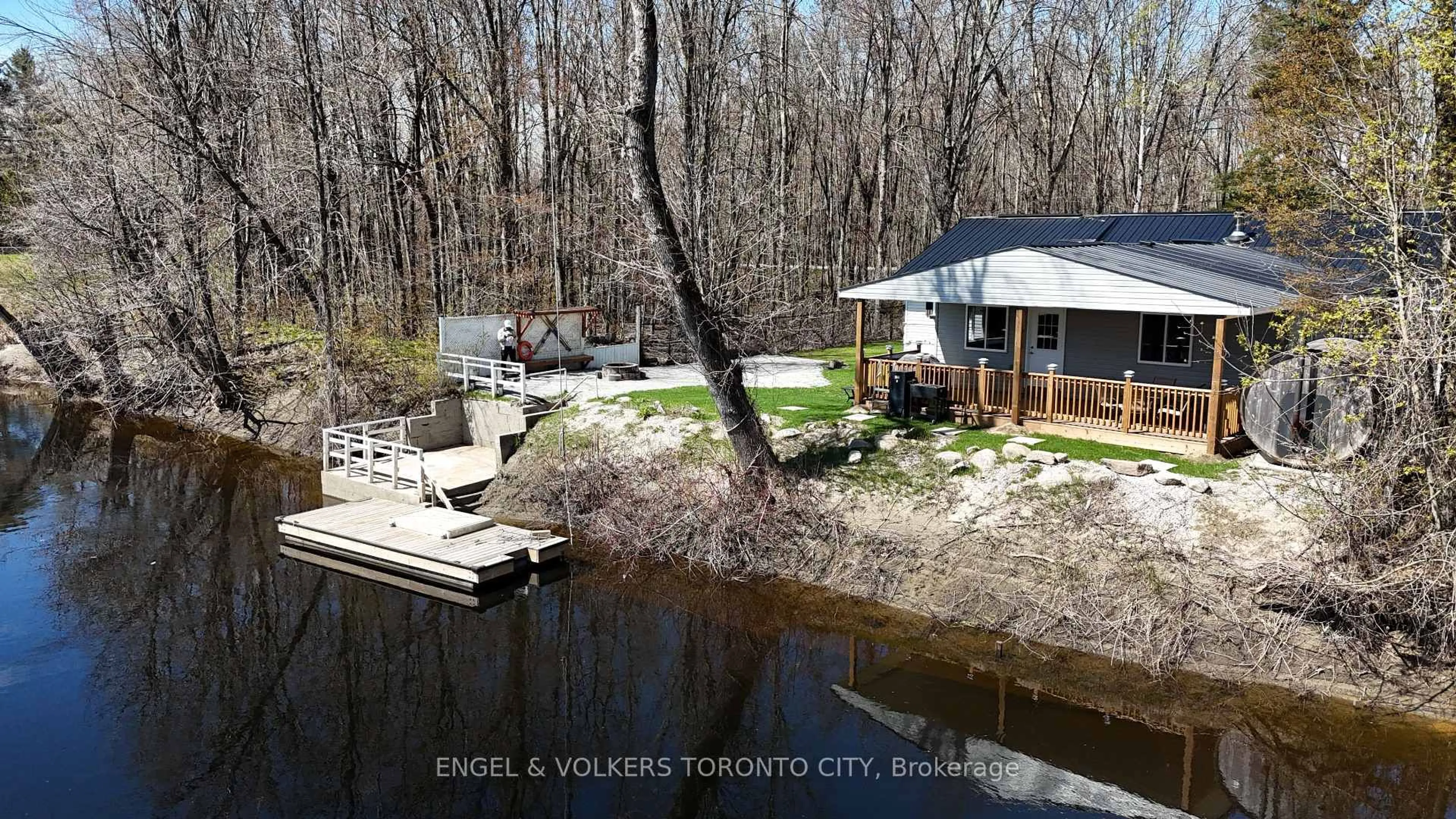 A pic from outside/outdoor area/front of a property/back of a property/a pic from drone, water/lake/river/ocean view for 7229 Davy Dr, Ramara Ontario L0K 2B0