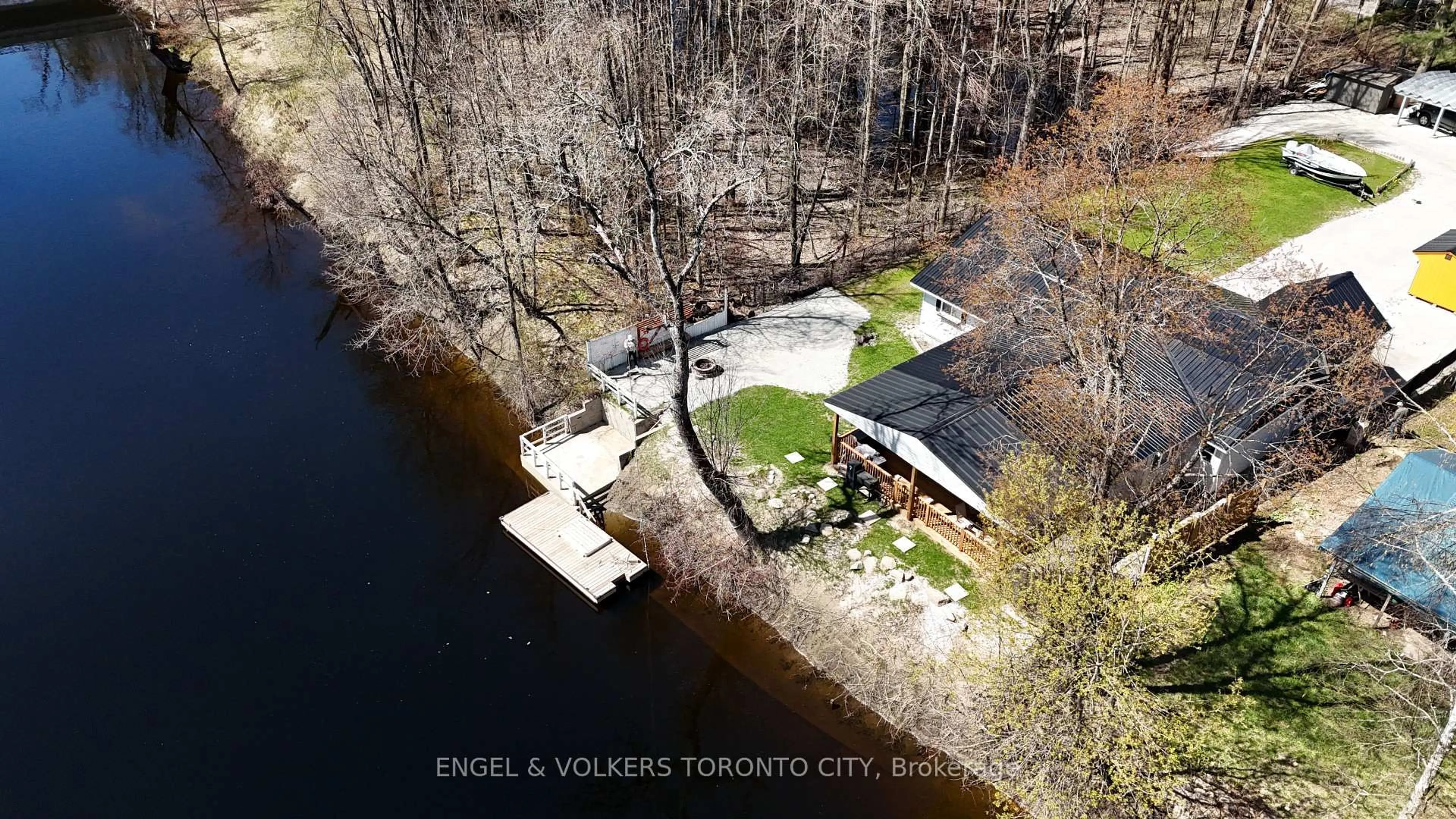 A pic from outside/outdoor area/front of a property/back of a property/a pic from drone, water/lake/river/ocean view for 7229 Davy Dr, Ramara Ontario L0K 2B0