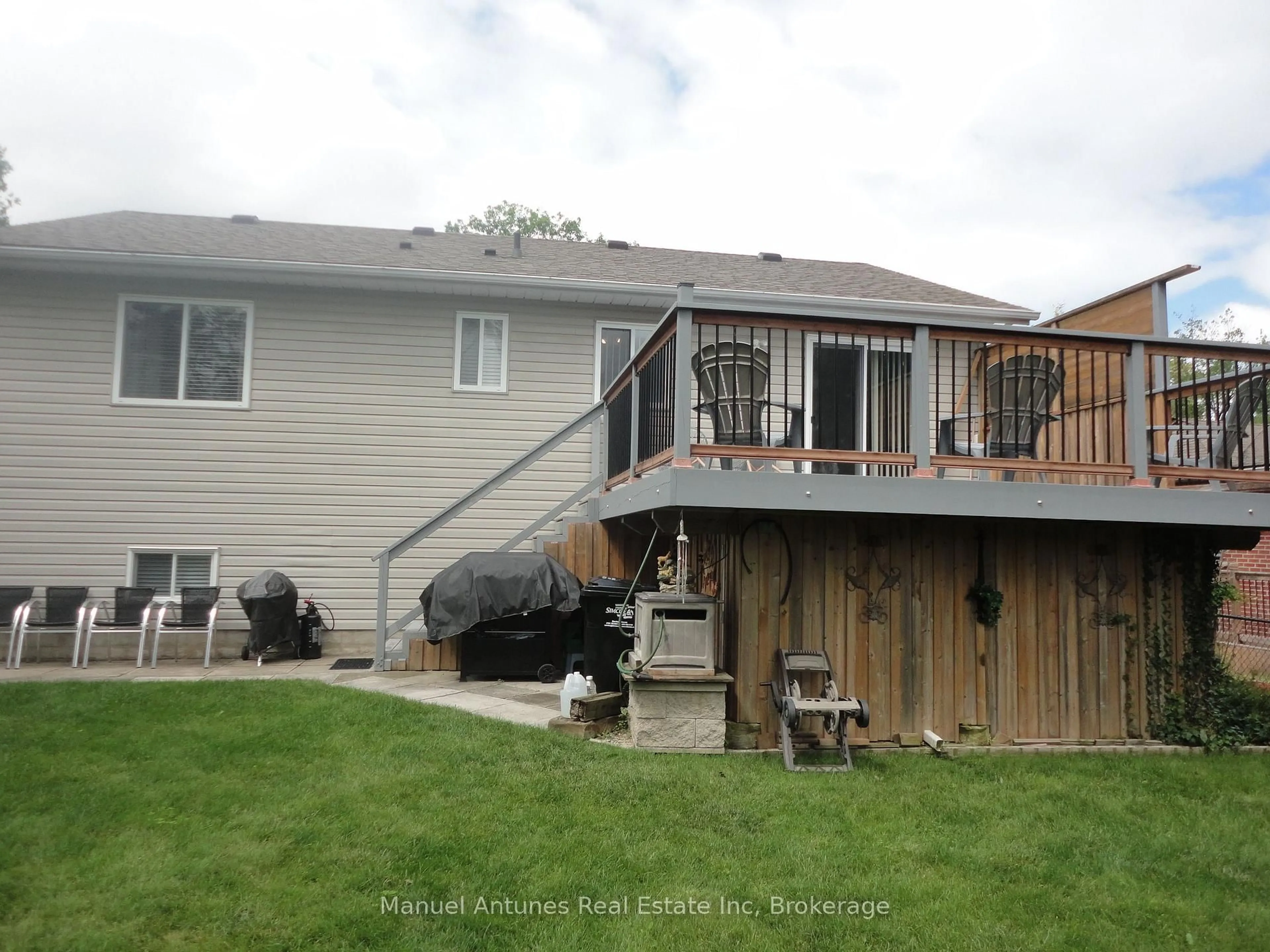 Patio, unknown for 15 47th St, Wasaga Beach Ontario L9Z 1Y5