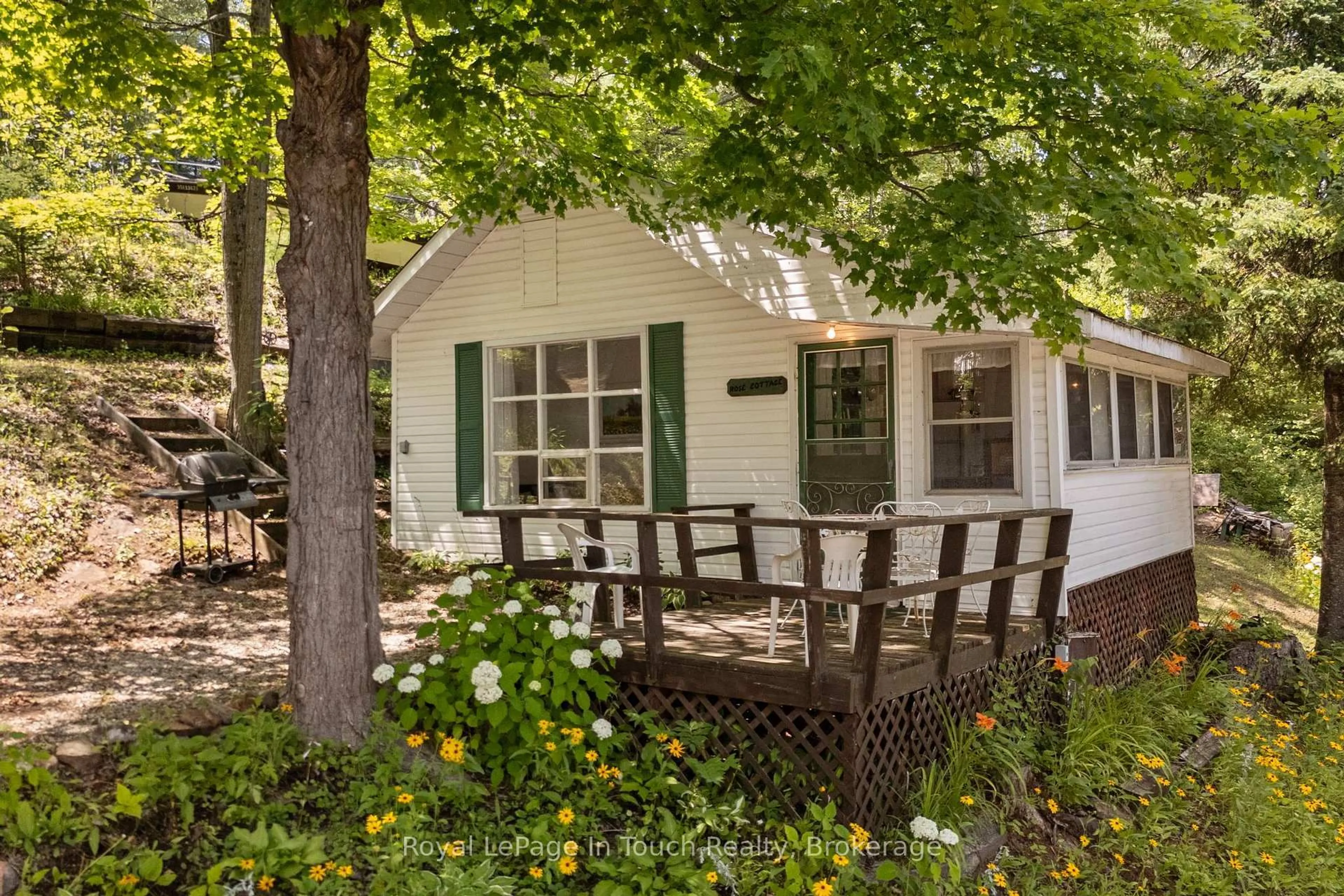 Patio, street for 2865 Severn River, Severn Ontario L0K 1E0