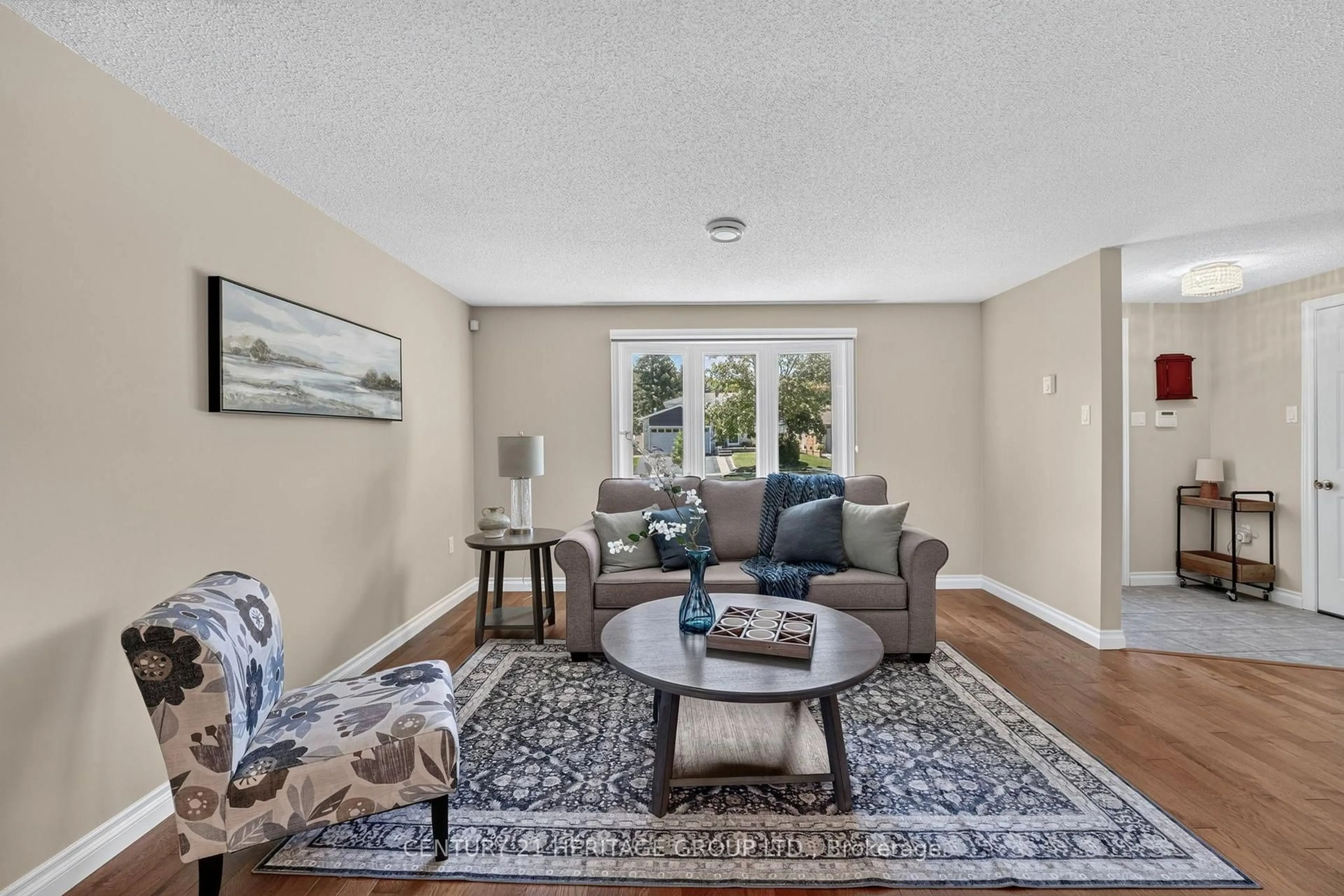 Living room with furniture, unknown for 226 Lillian Cres, Barrie Ontario L4N 5Y8