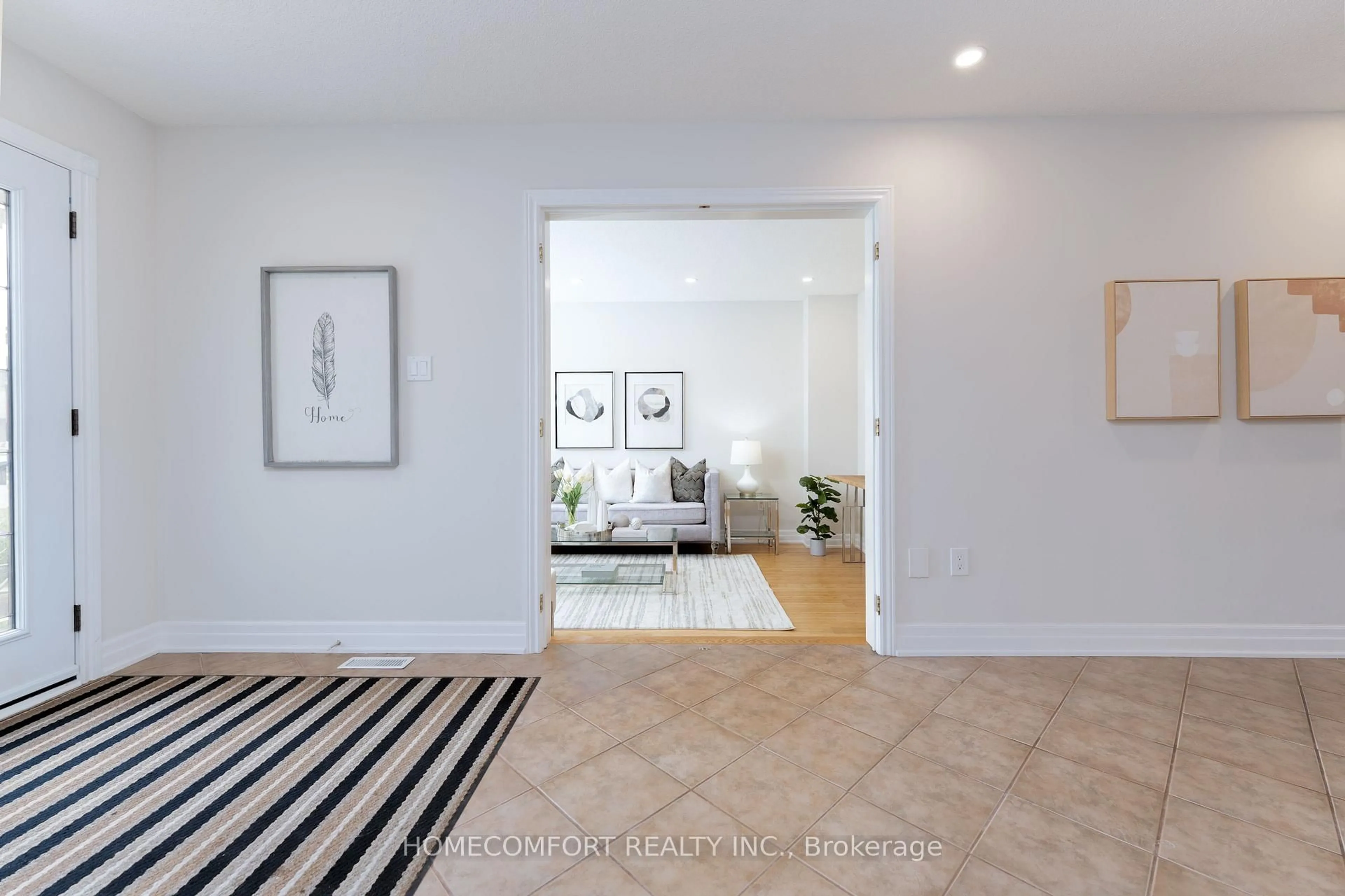 Indoor entryway for 68 GRACE Cres, Barrie Ontario L4N 9S5
