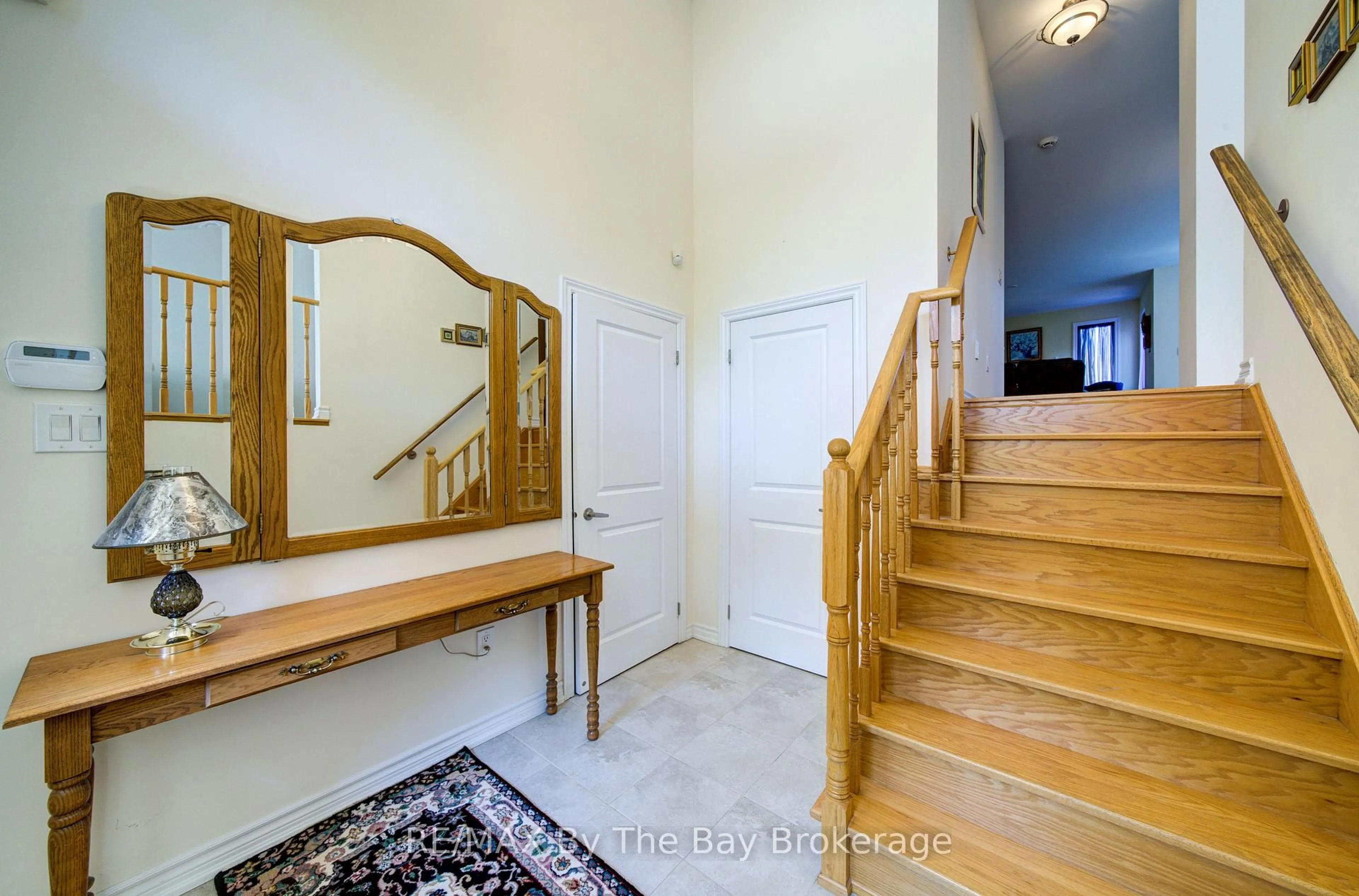 Indoor entryway for 30 Allegra Dr, Wasaga Beach Ontario L9Z 0H1