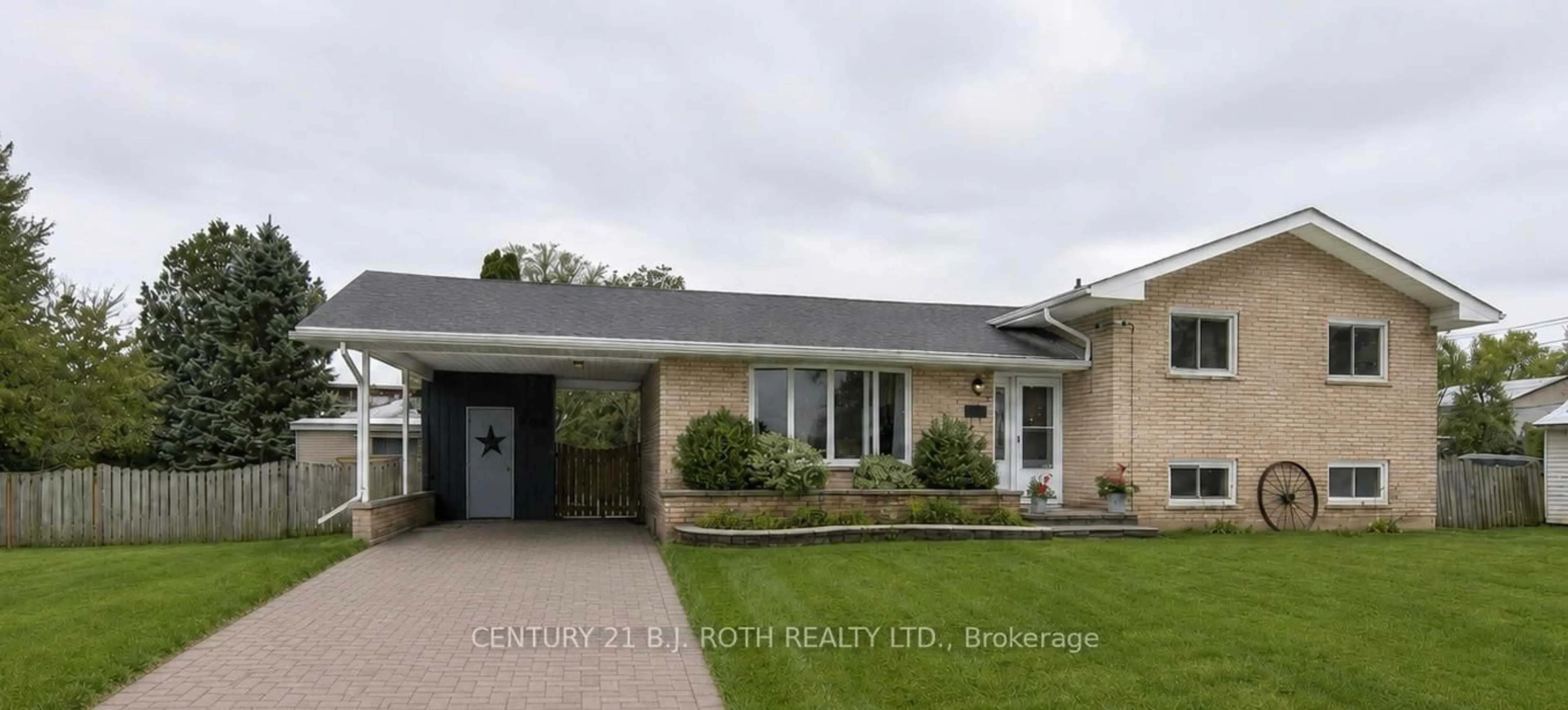 Home with vinyl exterior material, street for 201 Point St, Clearview Ontario L0M 1S0