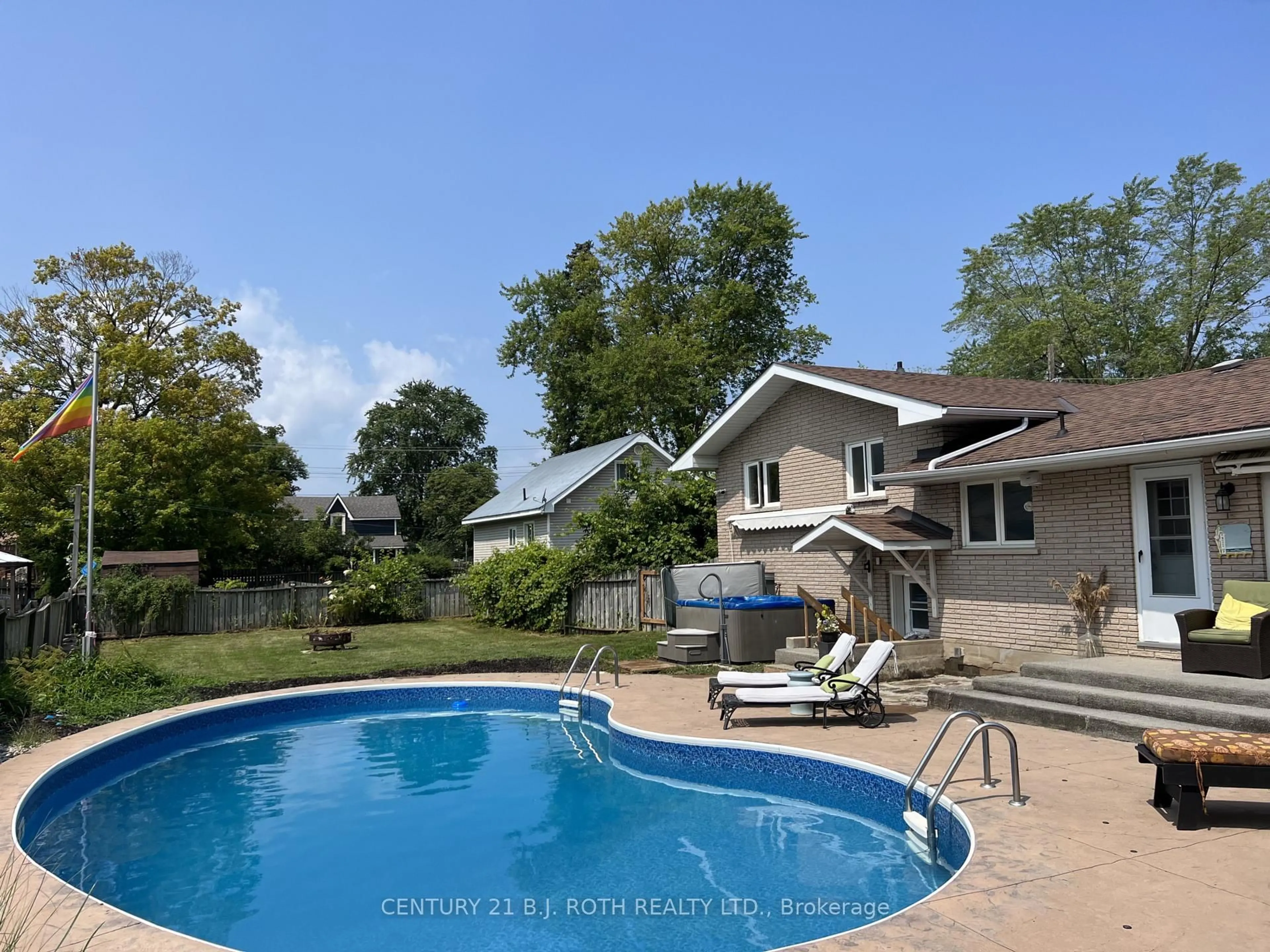 Pool for 201 Point St, Clearview Ontario L0M 1S0