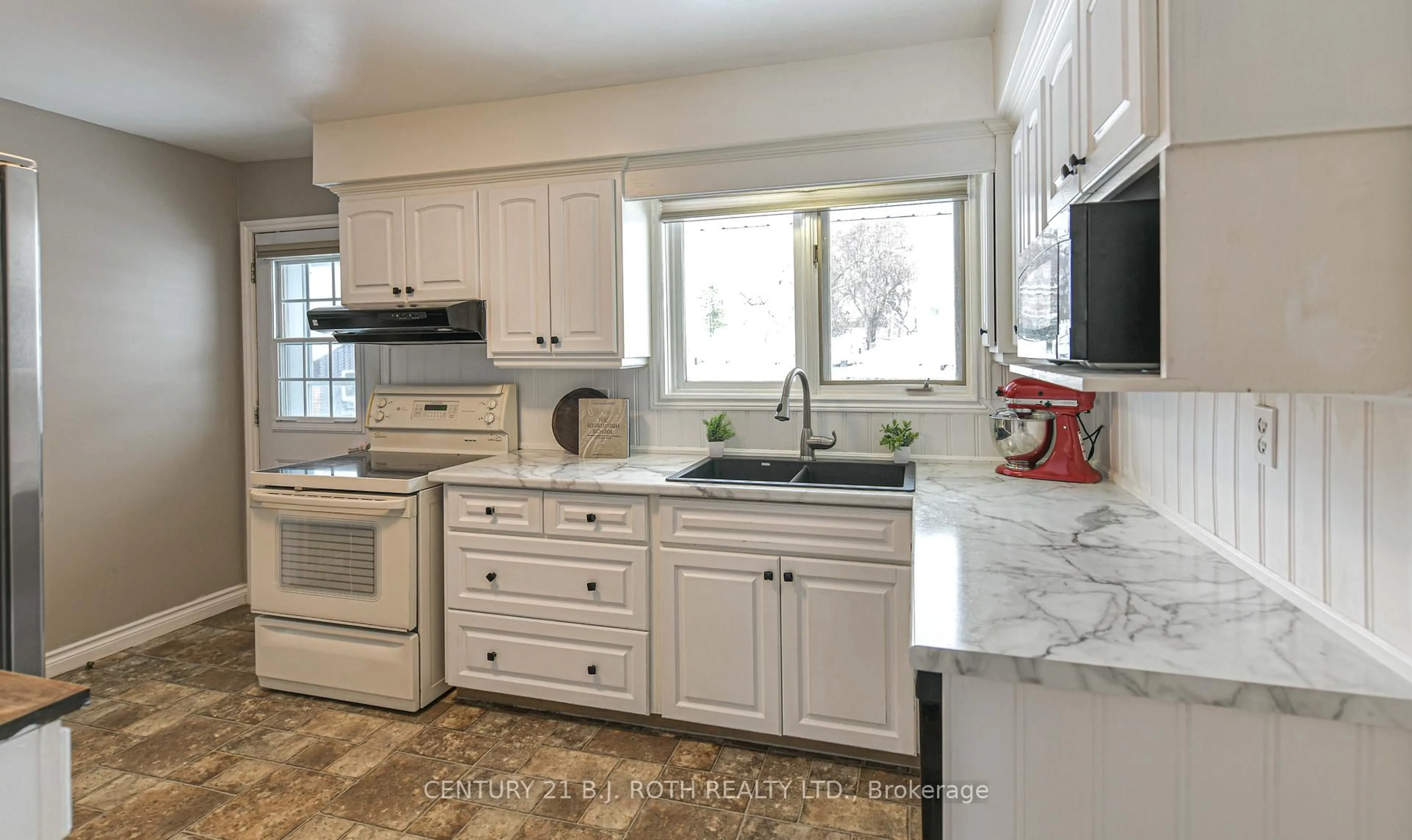 Open concept kitchen, ceramic/tile floor for 201 Point St, Clearview Ontario L0M 1S0