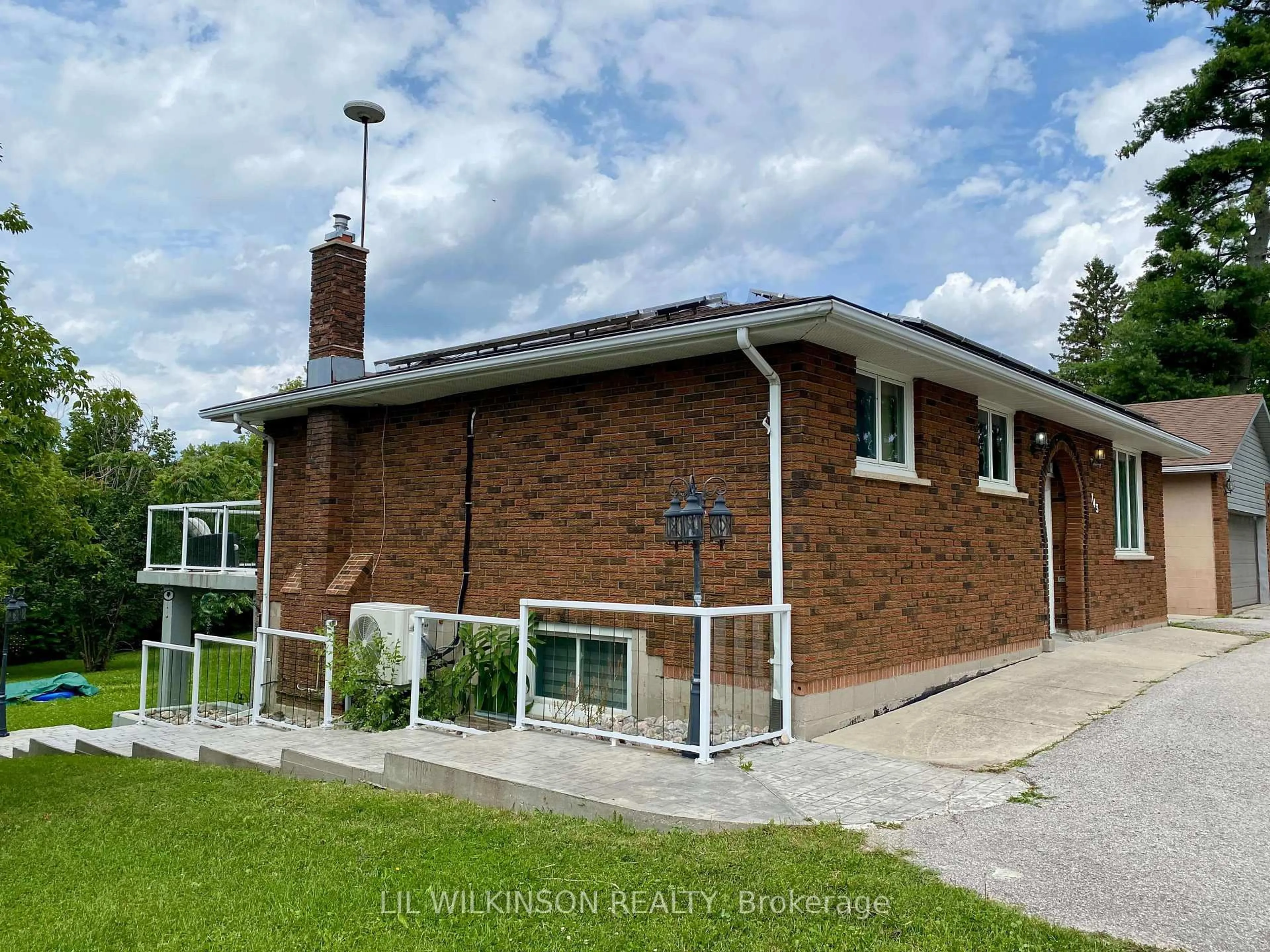 A pic from outside/outdoor area/front of a property/back of a property/a pic from drone, building for 743 Essa Rd, Barrie Ontario L4N 9G1