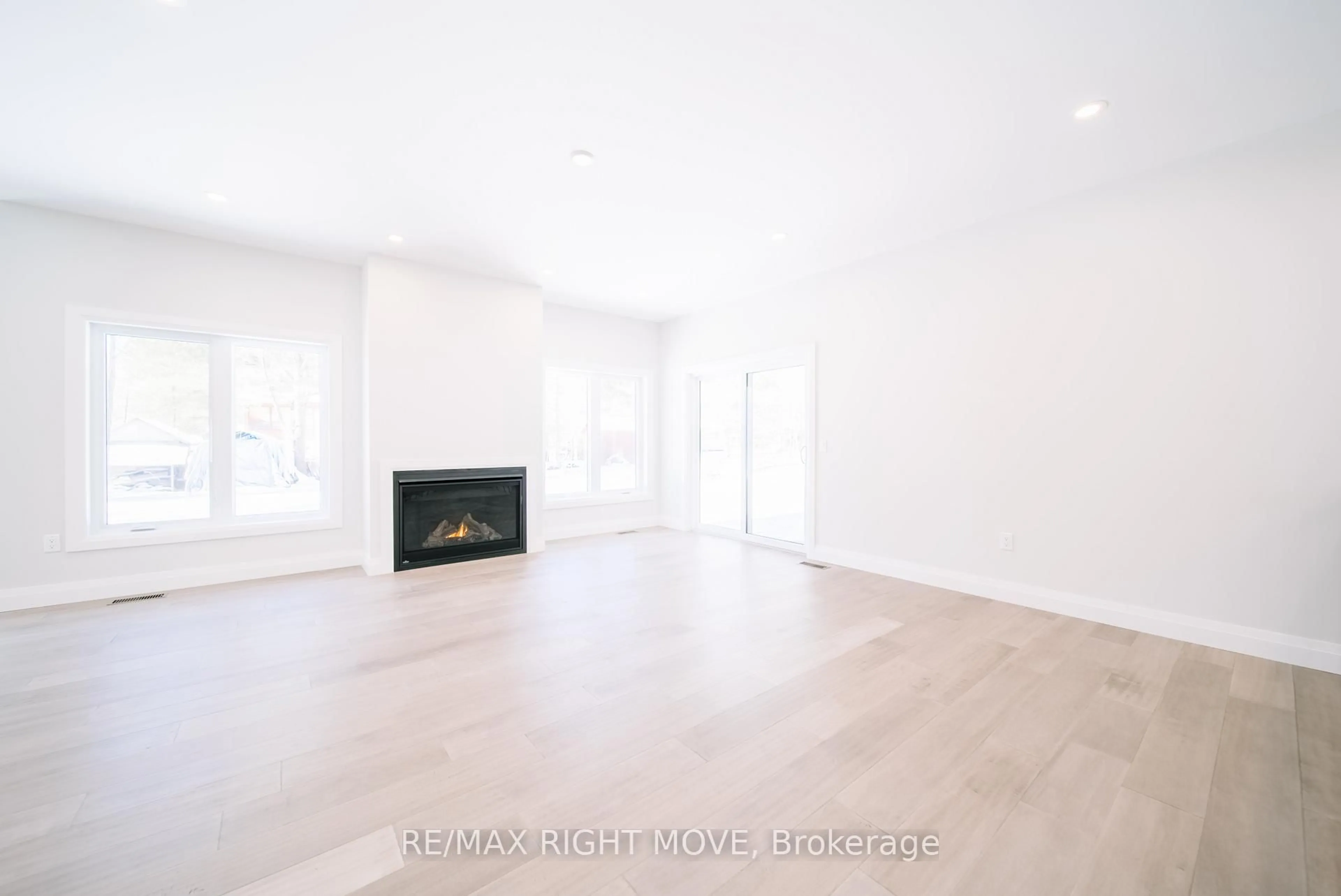 A pic of a room for 38 Bellehumeur Rd, Tiny Ontario L9M 0J1