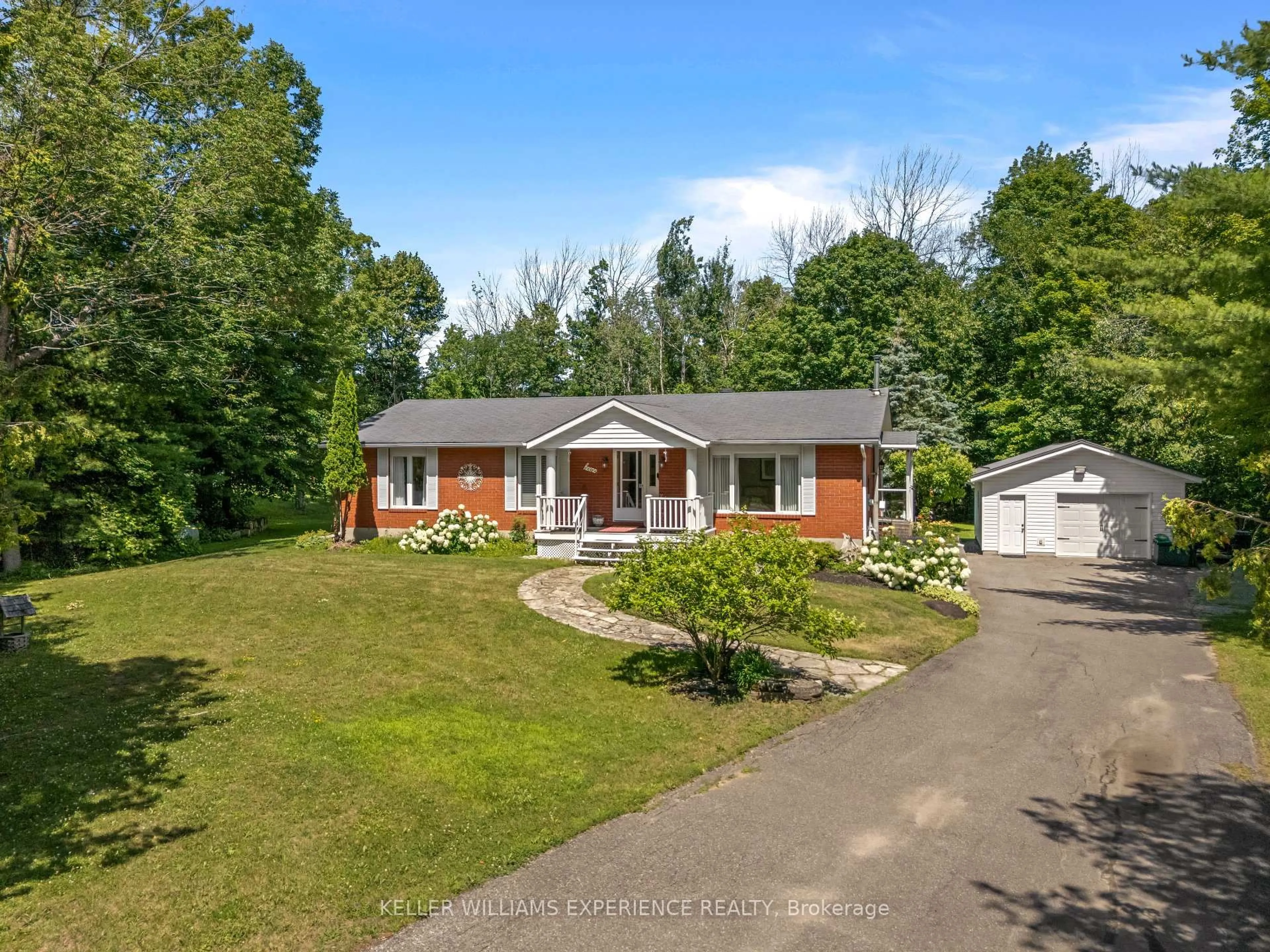 A pic from outside/outdoor area/front of a property/back of a property/a pic from drone, street for 3387 Brennan Line, Severn Ontario L3V 6H3