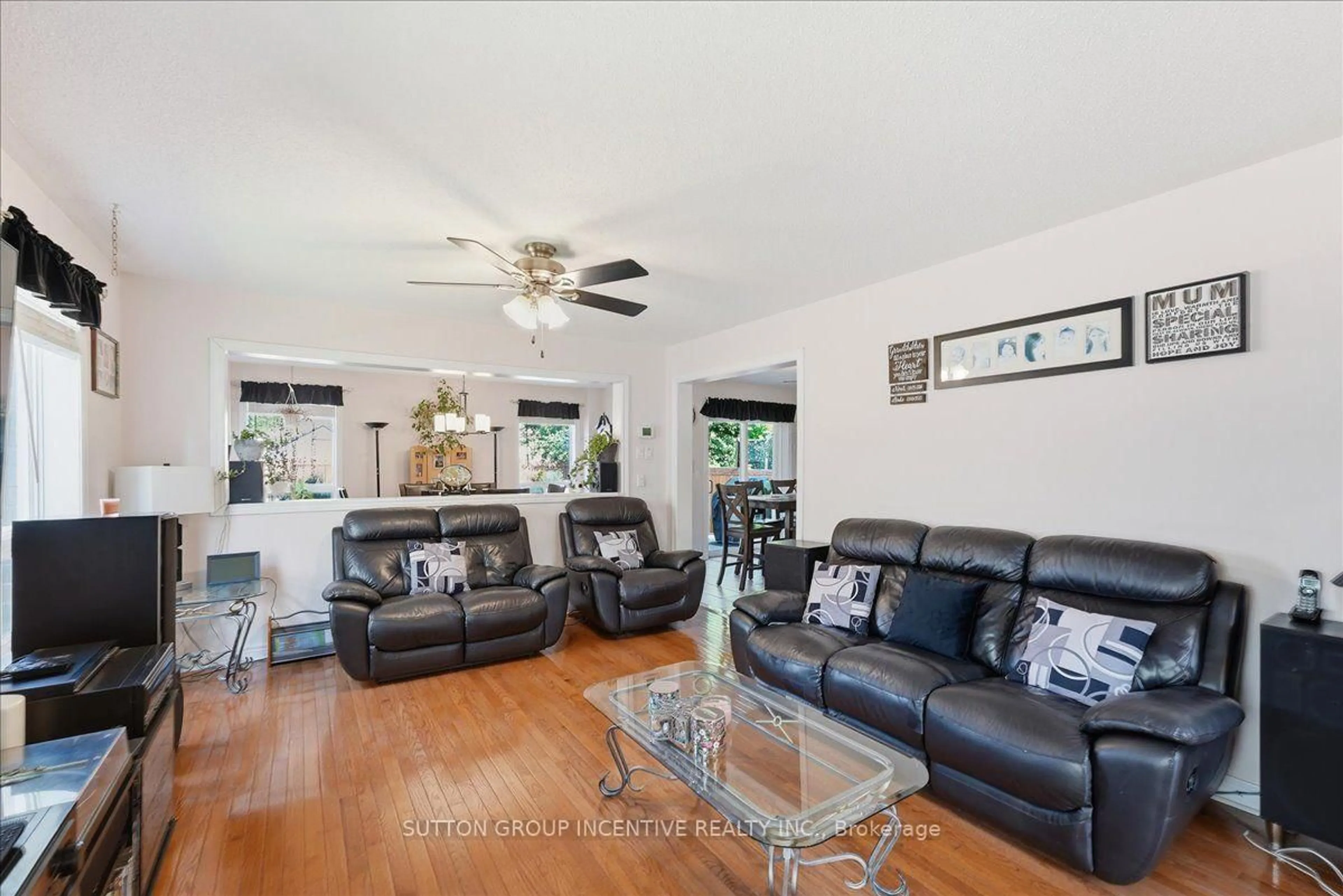 Living room with furniture, unknown for 17 White Cres, Barrie Ontario L4N 5Z9