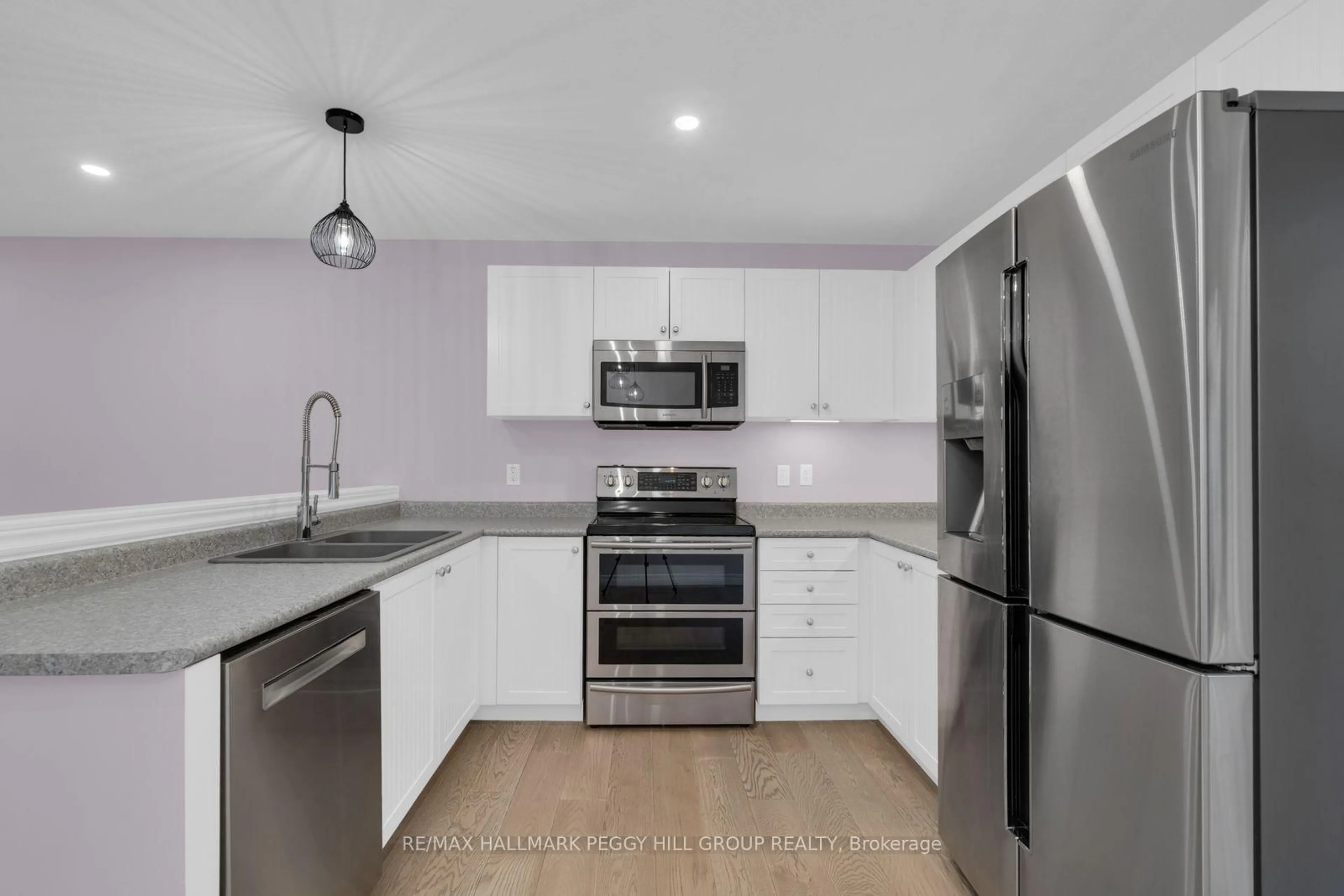 Standard kitchen, unknown for 816 Jane Blvd, Midland Ontario L4R 5M4