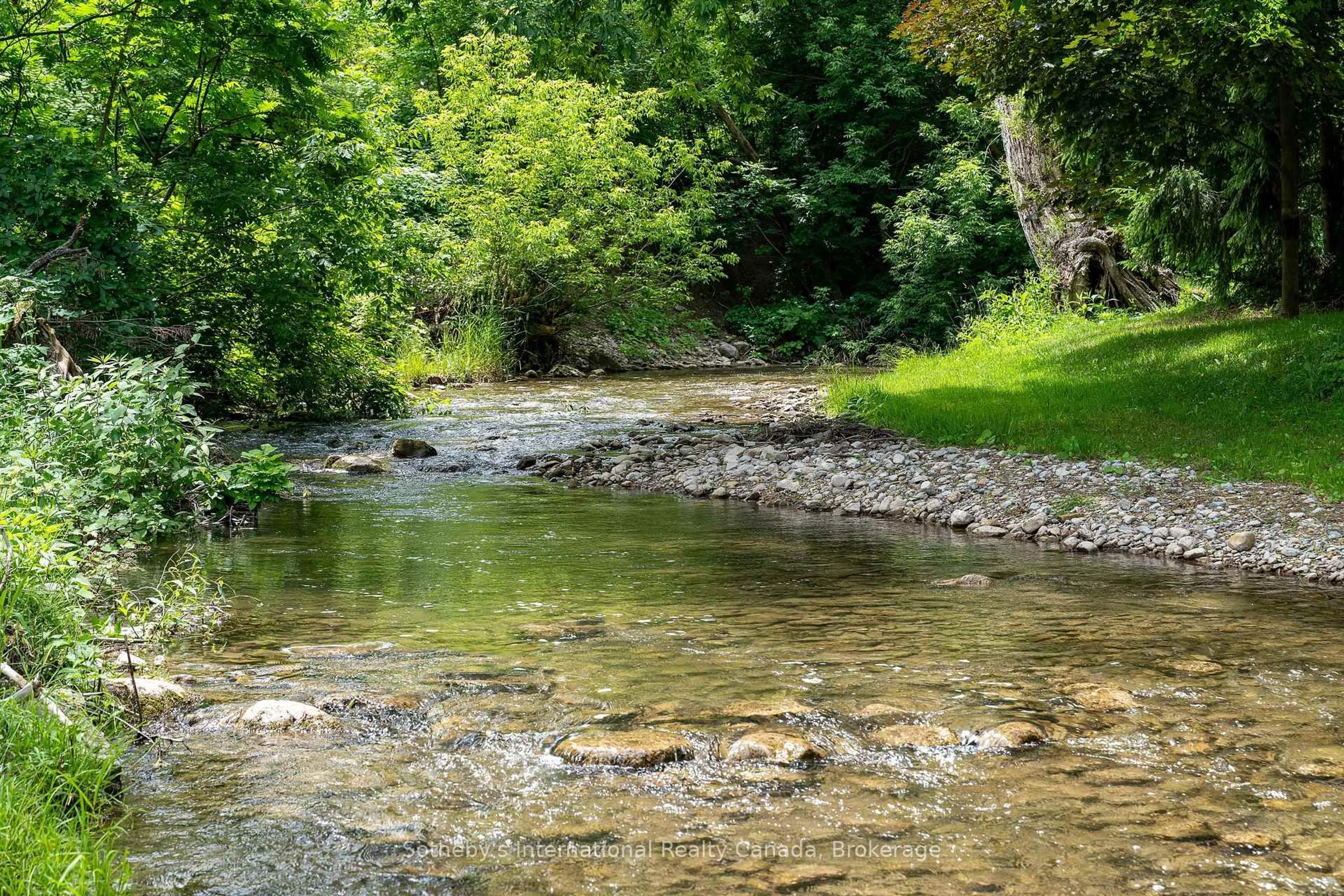 Pool for 640 Mountain Rd, Collingwood Ontario L9Y 5G3