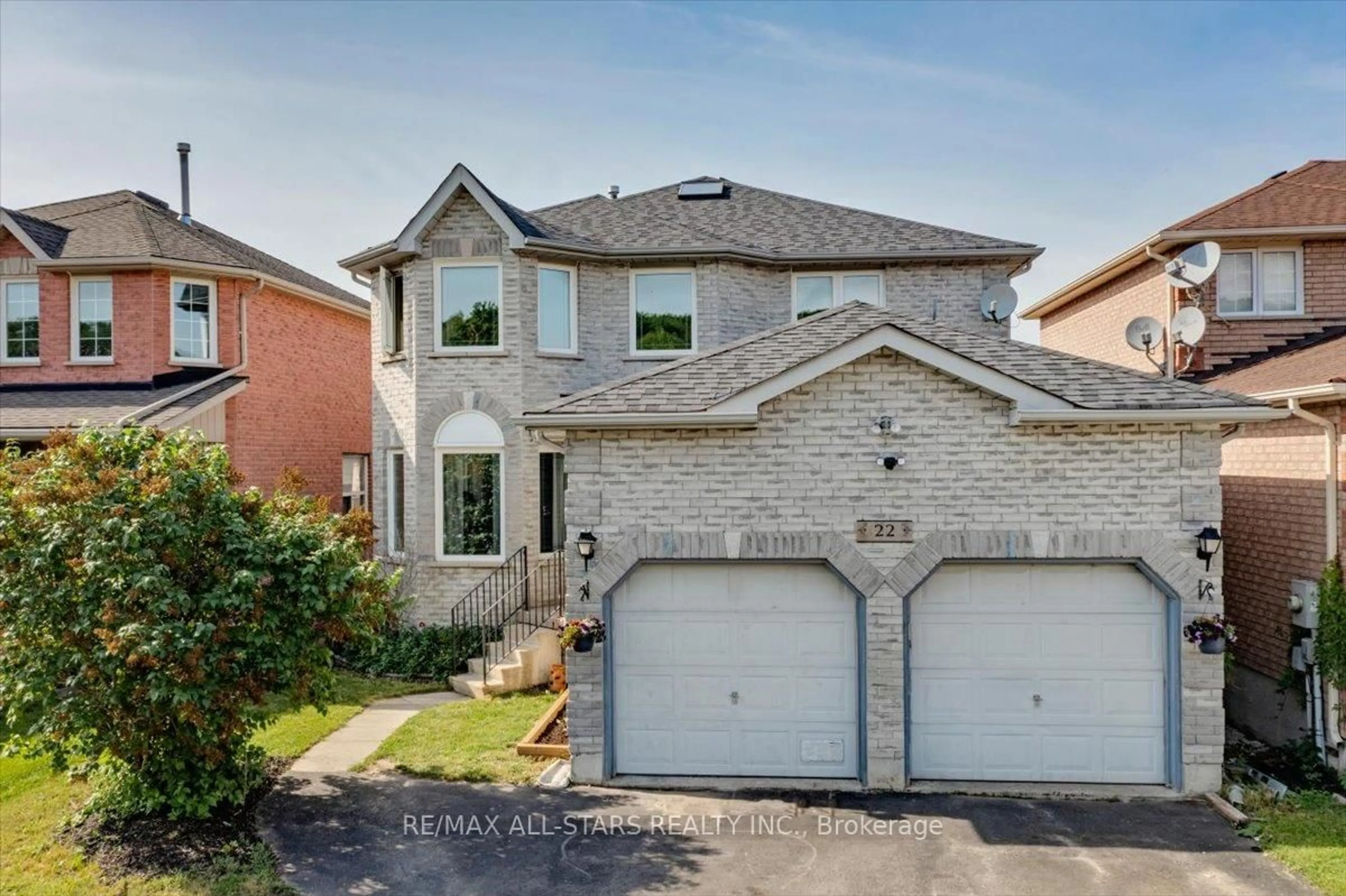 Home with brick exterior material, street for 22 Kelsey Cres, Barrie Ontario L4N 0J5