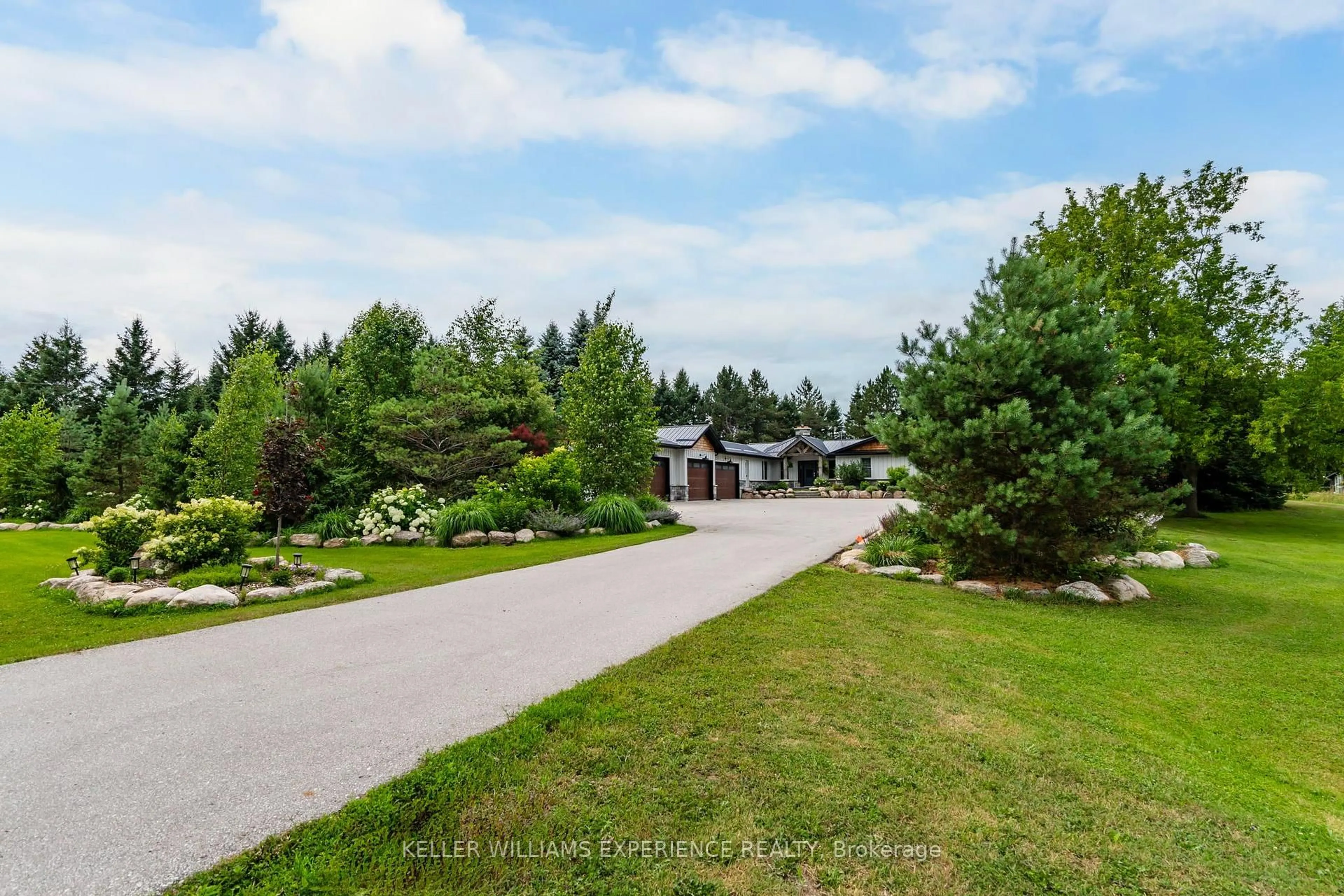 A pic from outside/outdoor area/front of a property/back of a property/a pic from drone, mountain view for 320 6 Concession, Tiny Ontario L0L 2T0