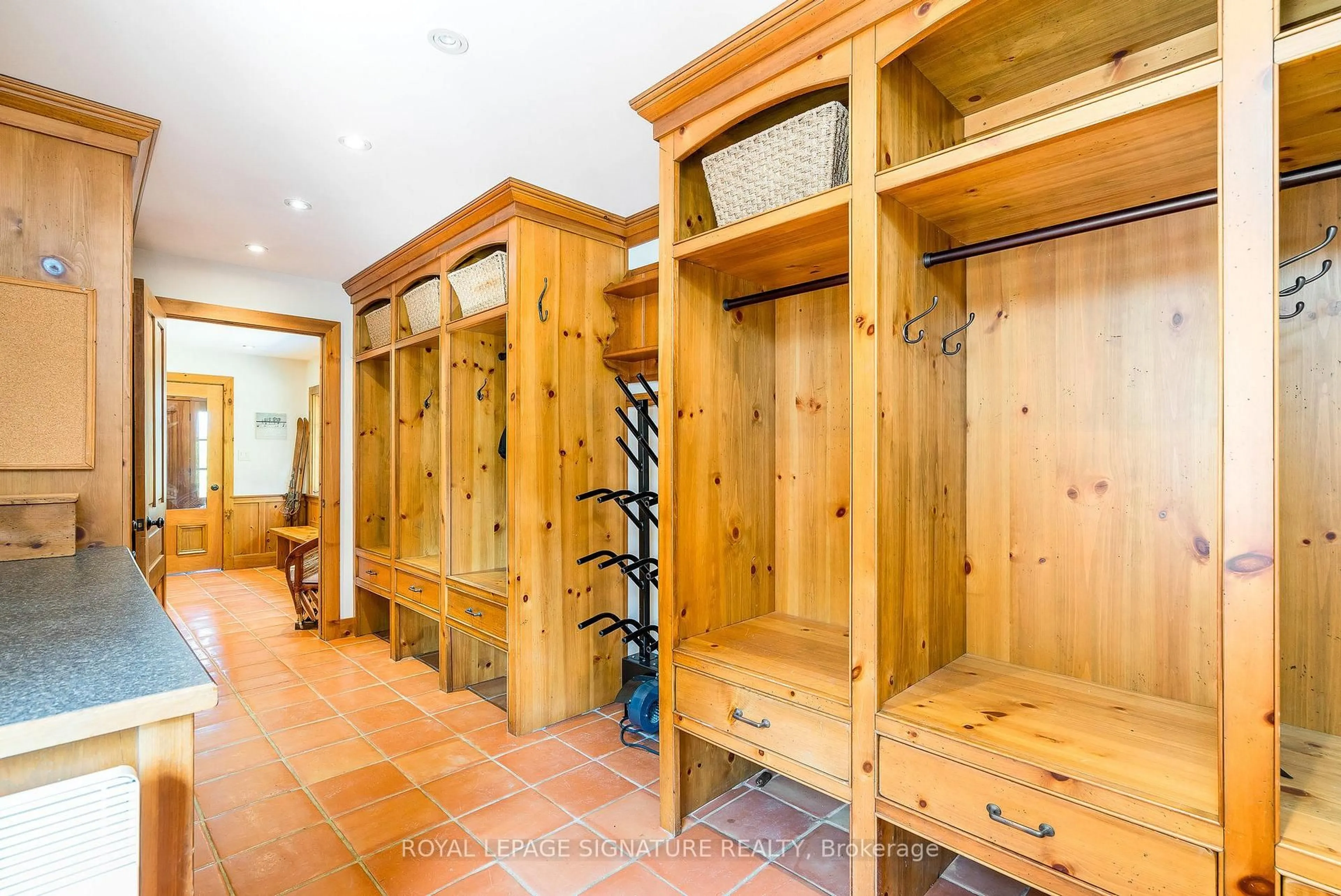 Unknown for 22 Newton Way, Clearview Ontario L9Y 3Y9
