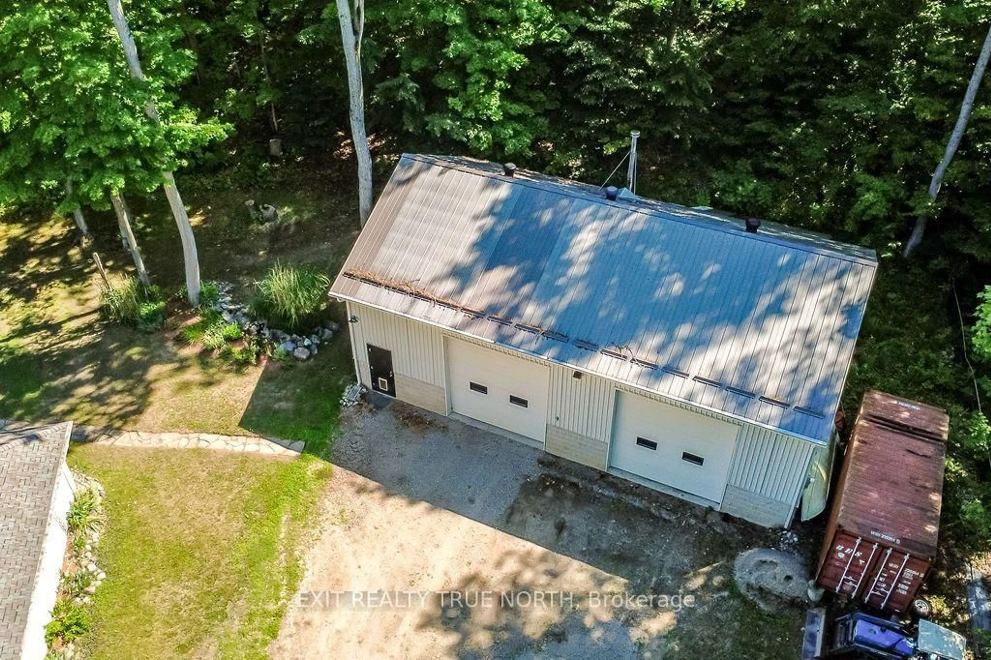 A pic from outside/outdoor area/front of a property/back of a property/a pic from drone, building for 3889 Baseline Rd, Springwater Ontario L0L 1P0