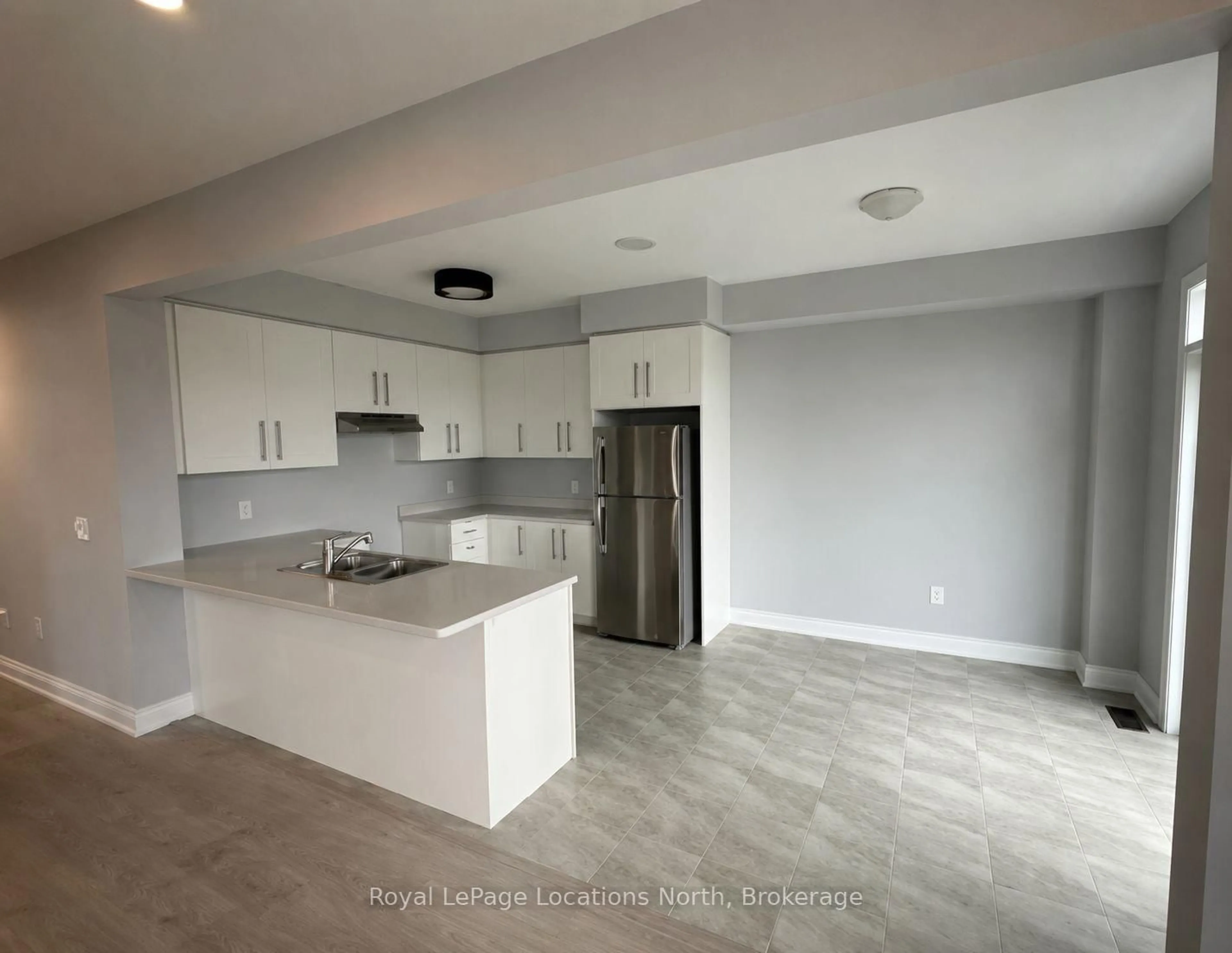 Open concept kitchen, unknown for 39 Stately Dr, Wasaga Beach Ontario L9Z 0L9