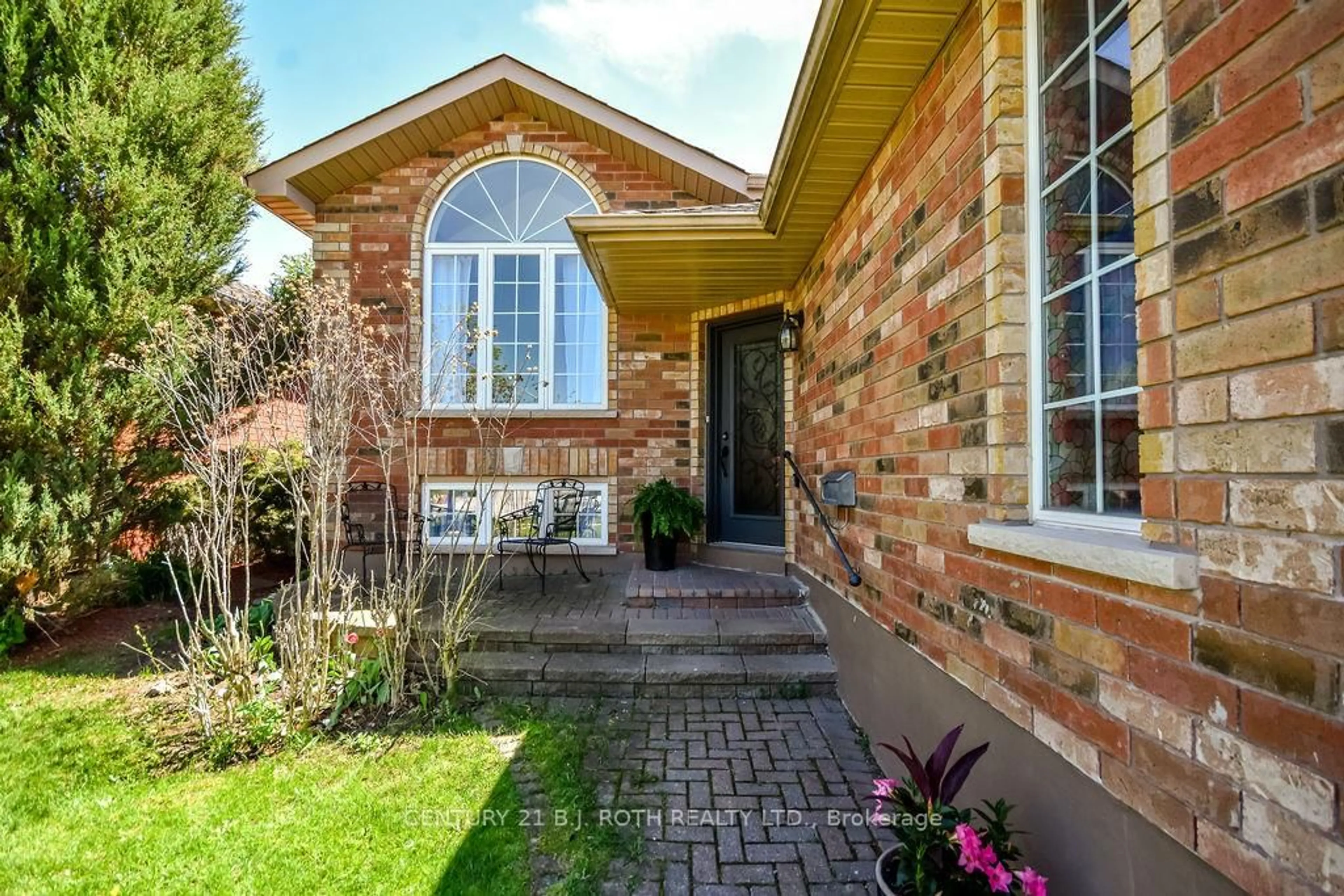 Home with brick exterior material, street for 53 FOREST DALE Dr, Barrie Ontario L4M 6M9