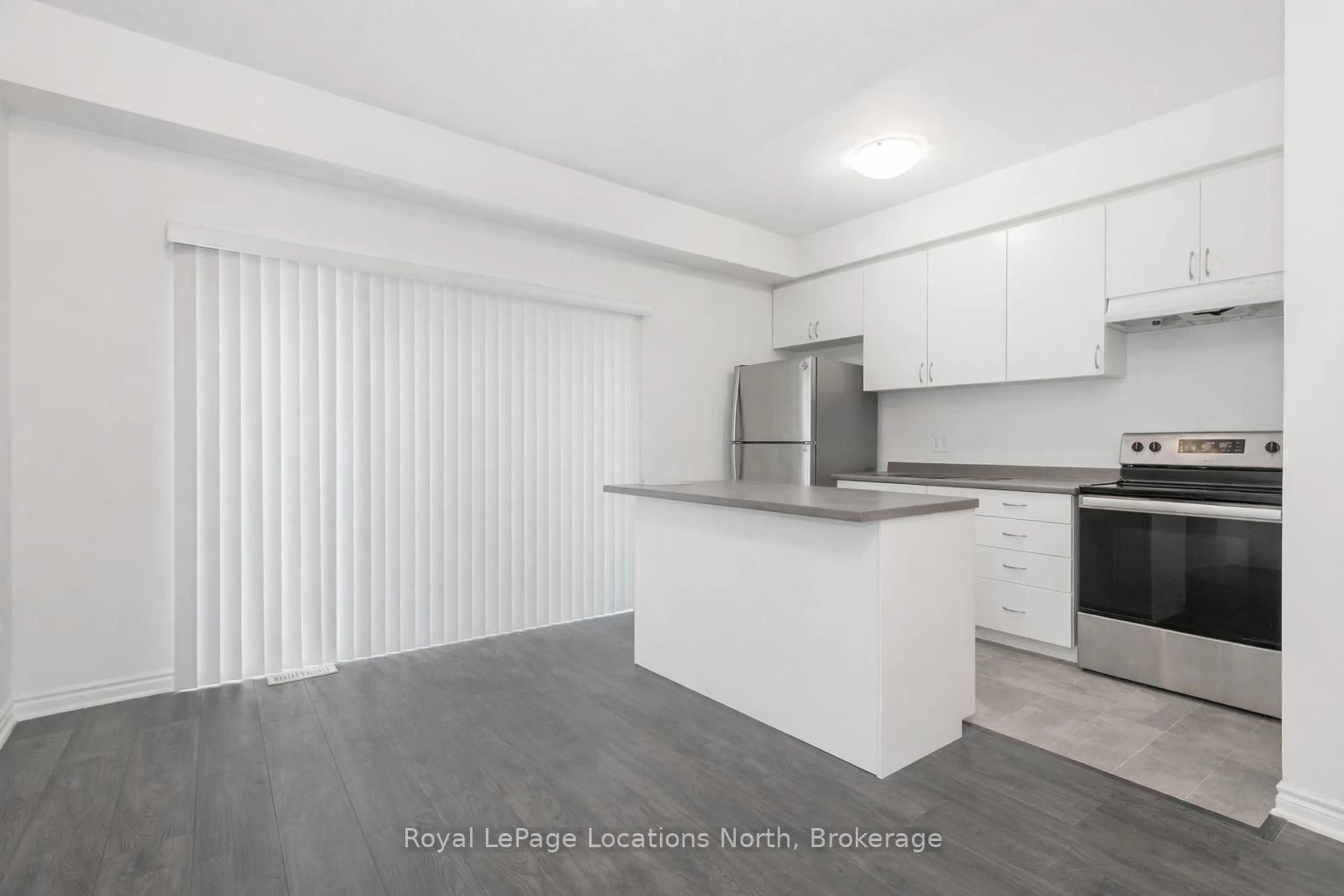 Standard kitchen, unknown for 29 Dunes Dr, Wasaga Beach Ontario L9Z 0J1