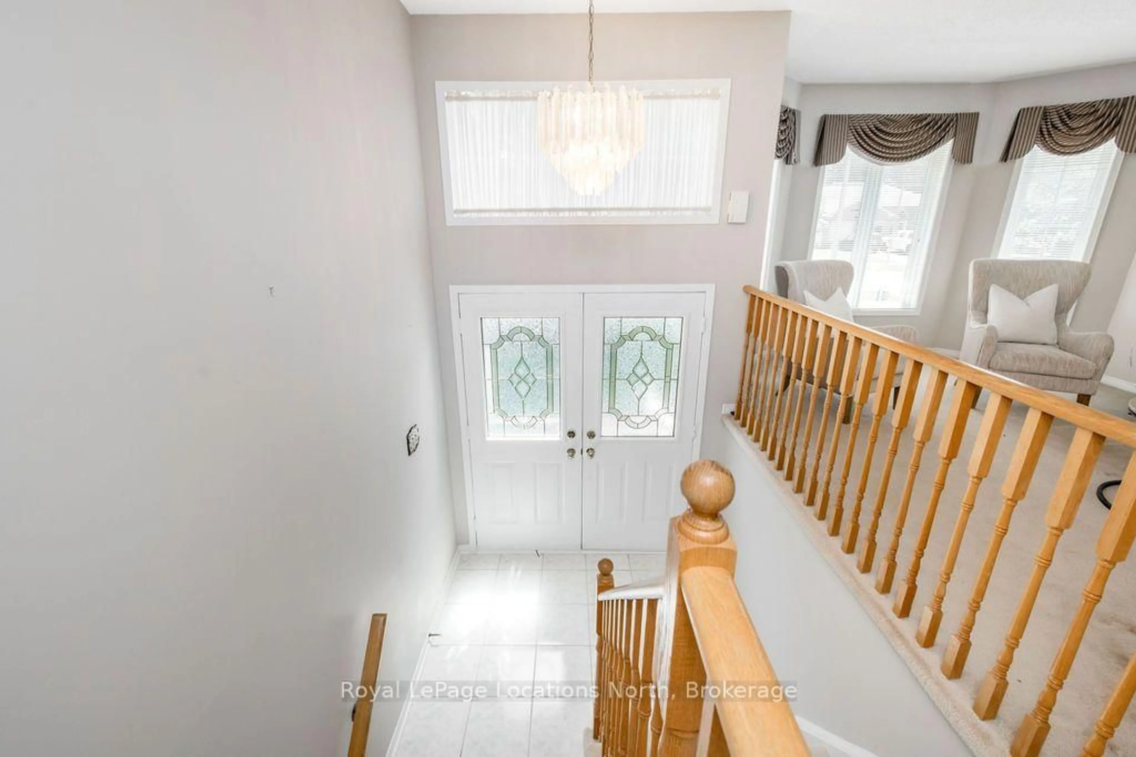 Indoor entryway for 31 Brouwer Cres, Wasaga Beach Ontario L9Z 1L8