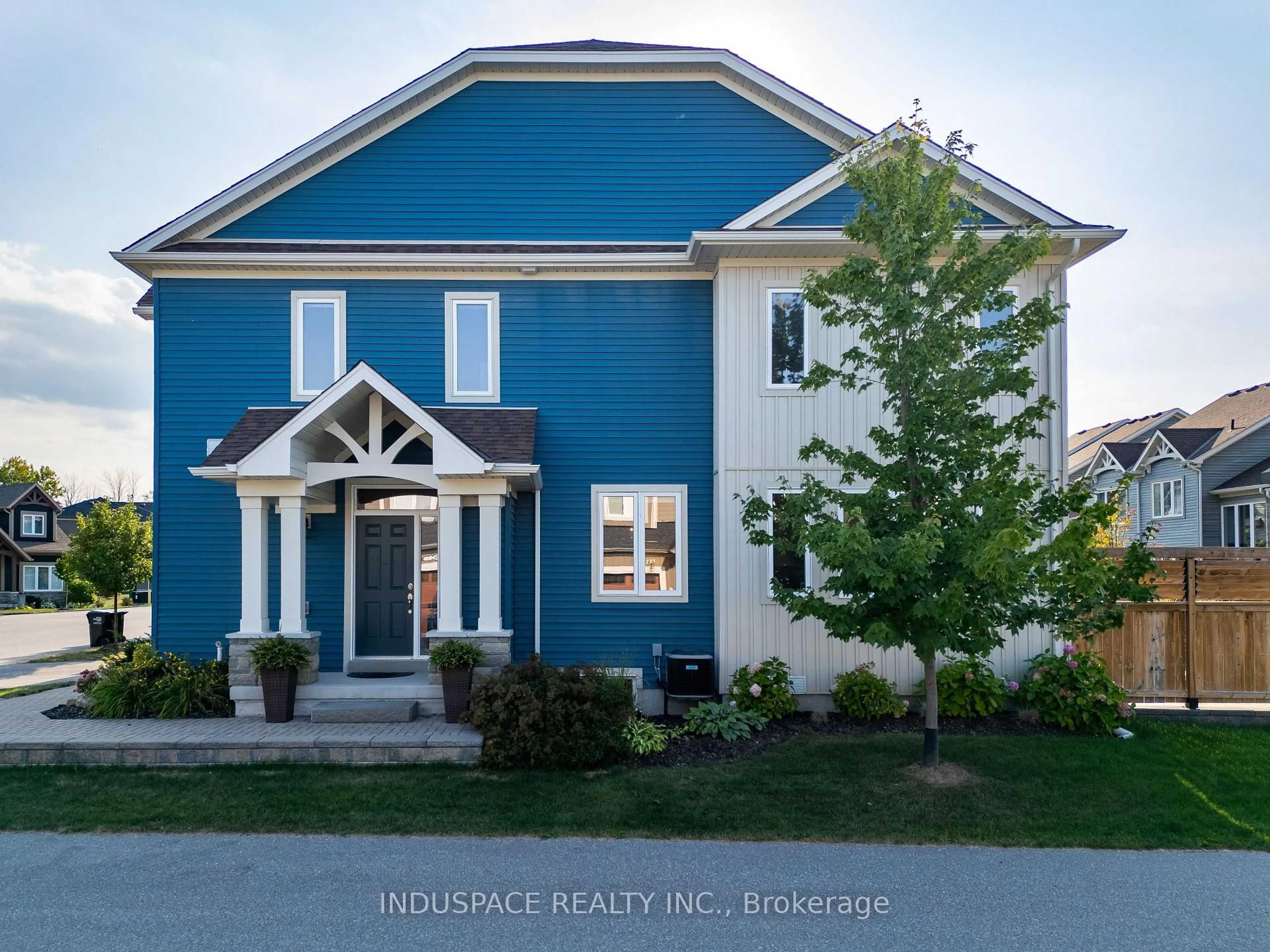 Home with vinyl exterior material, street for 1 Kennedy Ave, Collingwood Ontario L9Y 0Z5