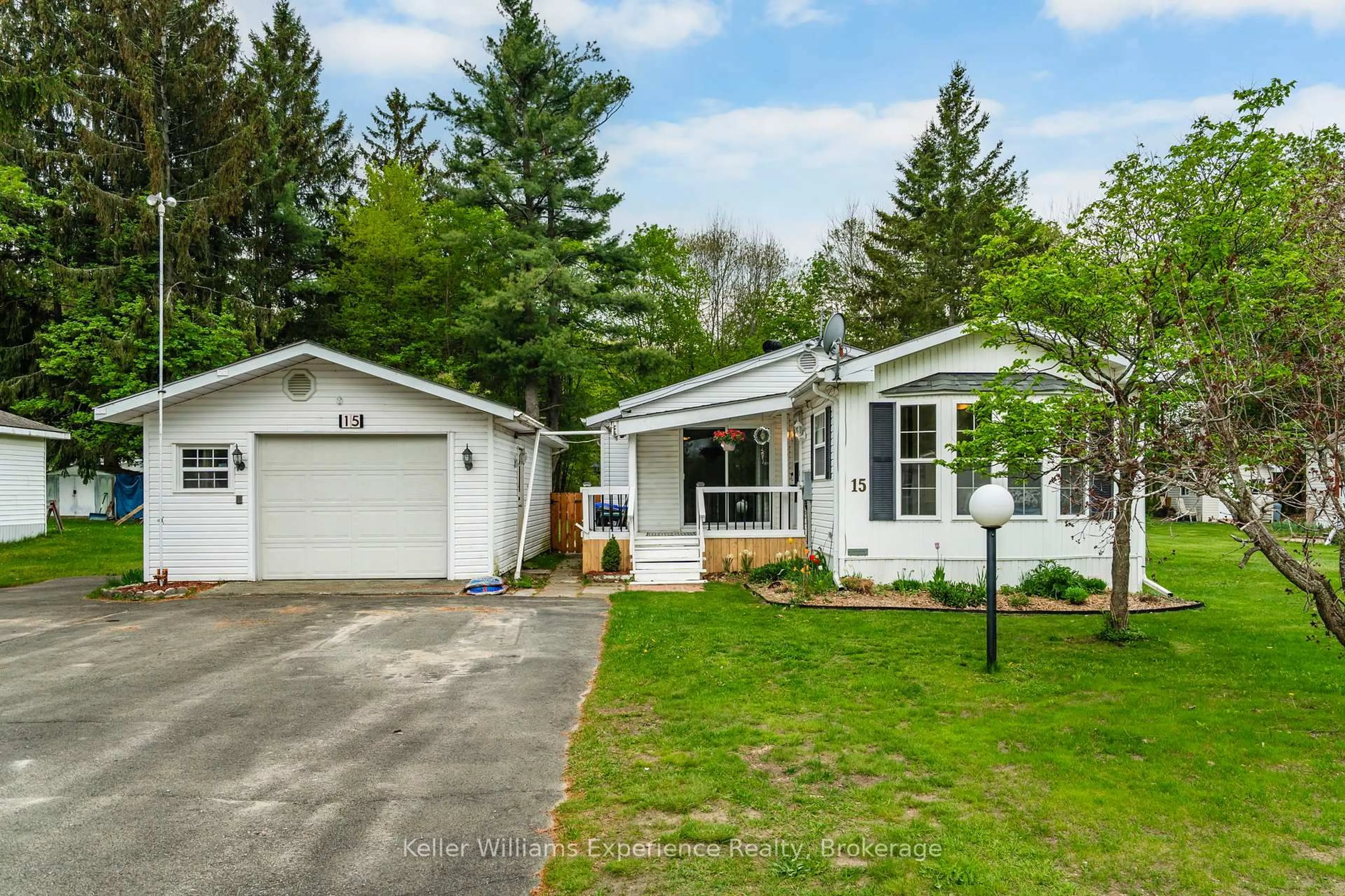 Home with vinyl exterior material, street for 5411 Elliott Sdrd #15, Tay Ontario L4R 4K3