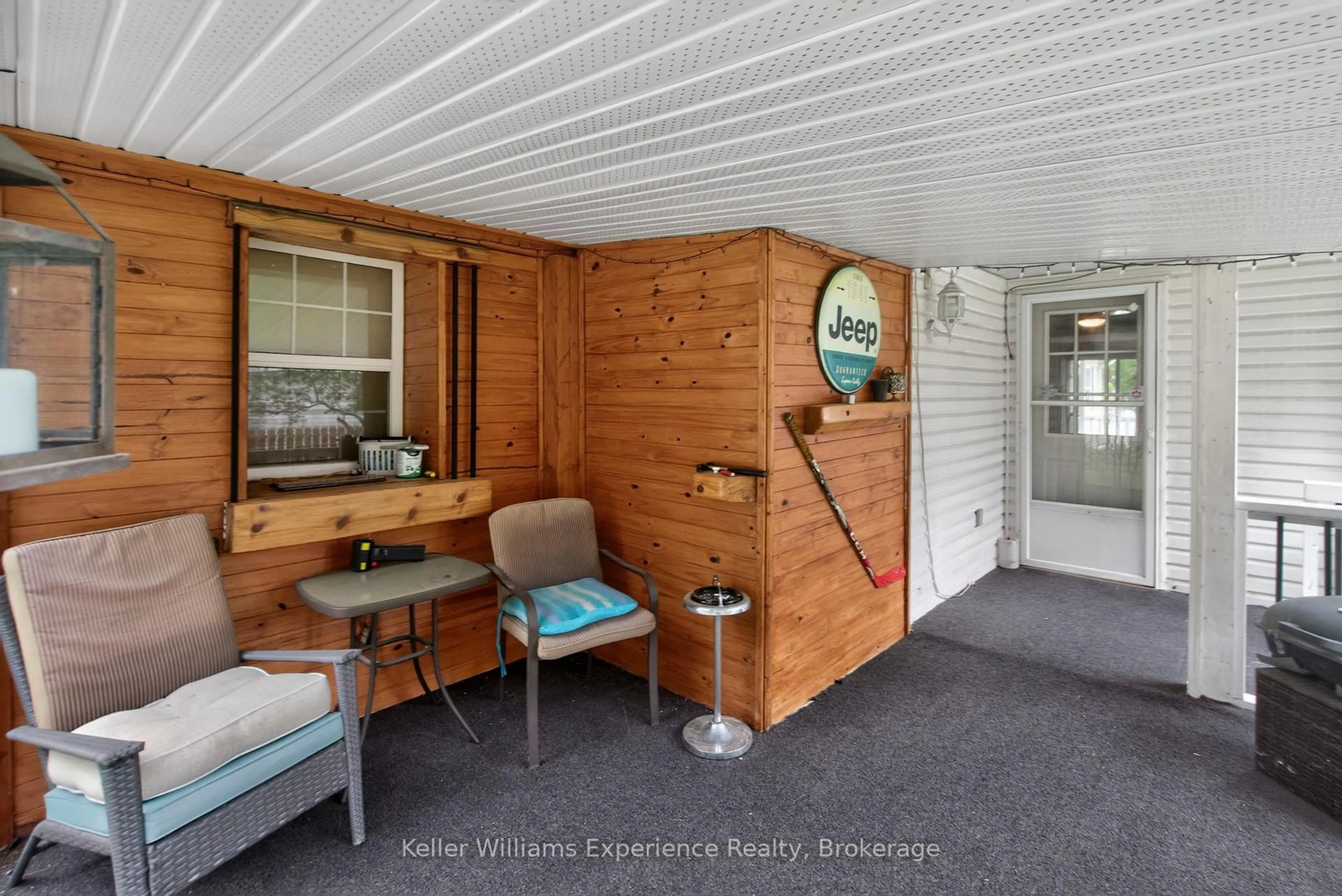 Indoor entryway for 5411 Elliott Sdrd #15, Tay Ontario L4R 4K3