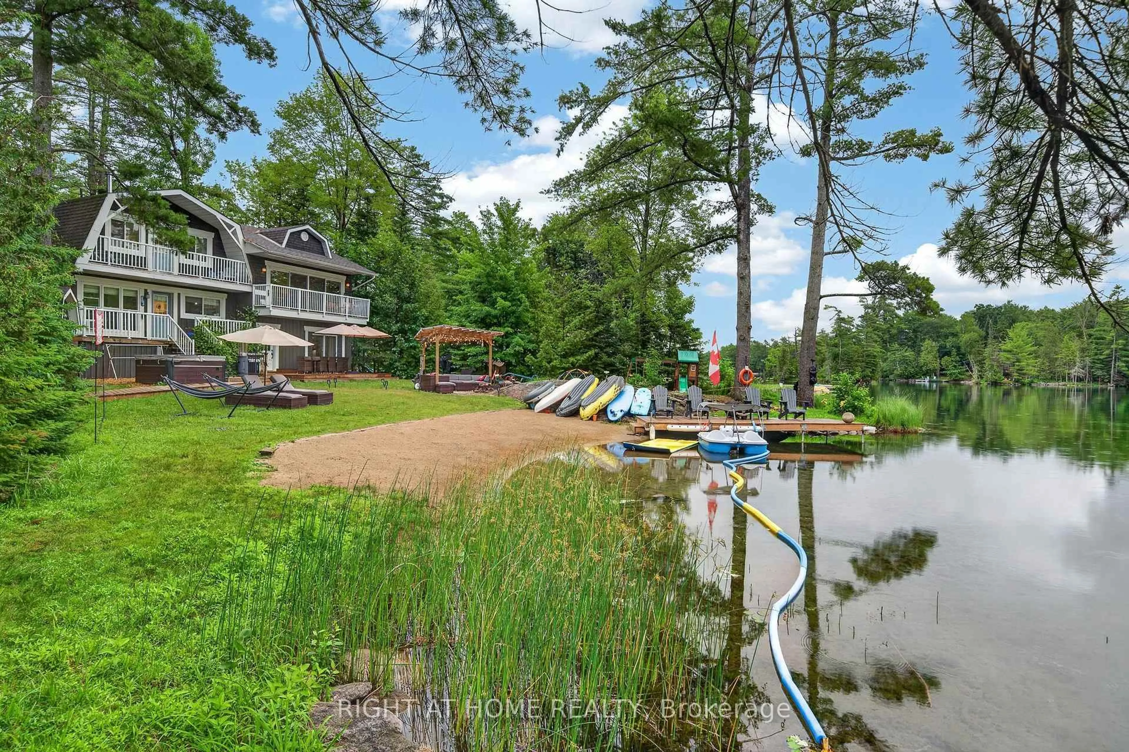 A pic from outside/outdoor area/front of a property/back of a property/a pic from drone, water/lake/river/ocean view for 3583 Riverdale Dr, Severn Ontario L0K 2B0