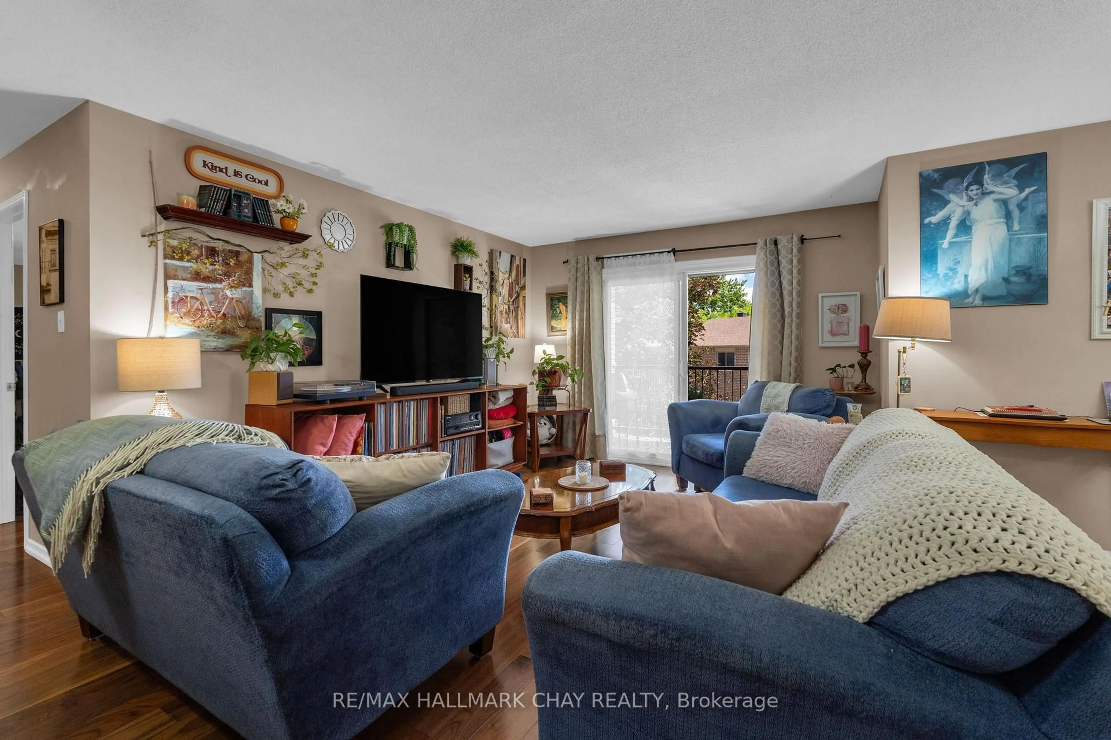 Living room with furniture, unknown for 1 Quail Cres #103, Barrie Ontario L4N 6W9