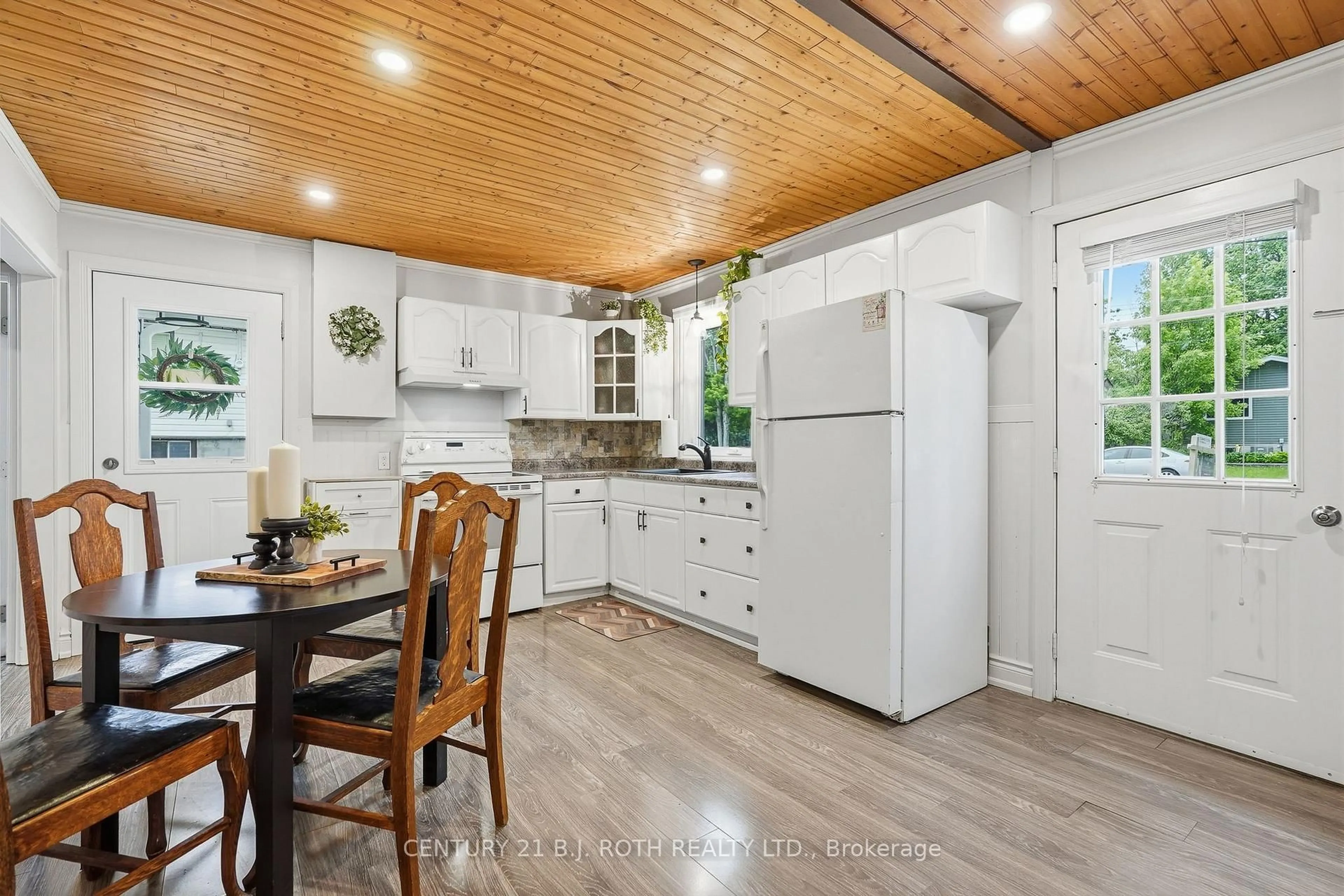 Open concept kitchen, unknown for 3408 Coronation Ave, Severn Ontario L0K 1G0