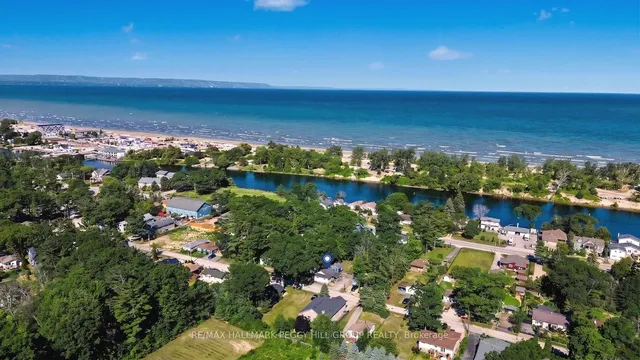 60 Laidlaw St, Wasaga Beach 2
