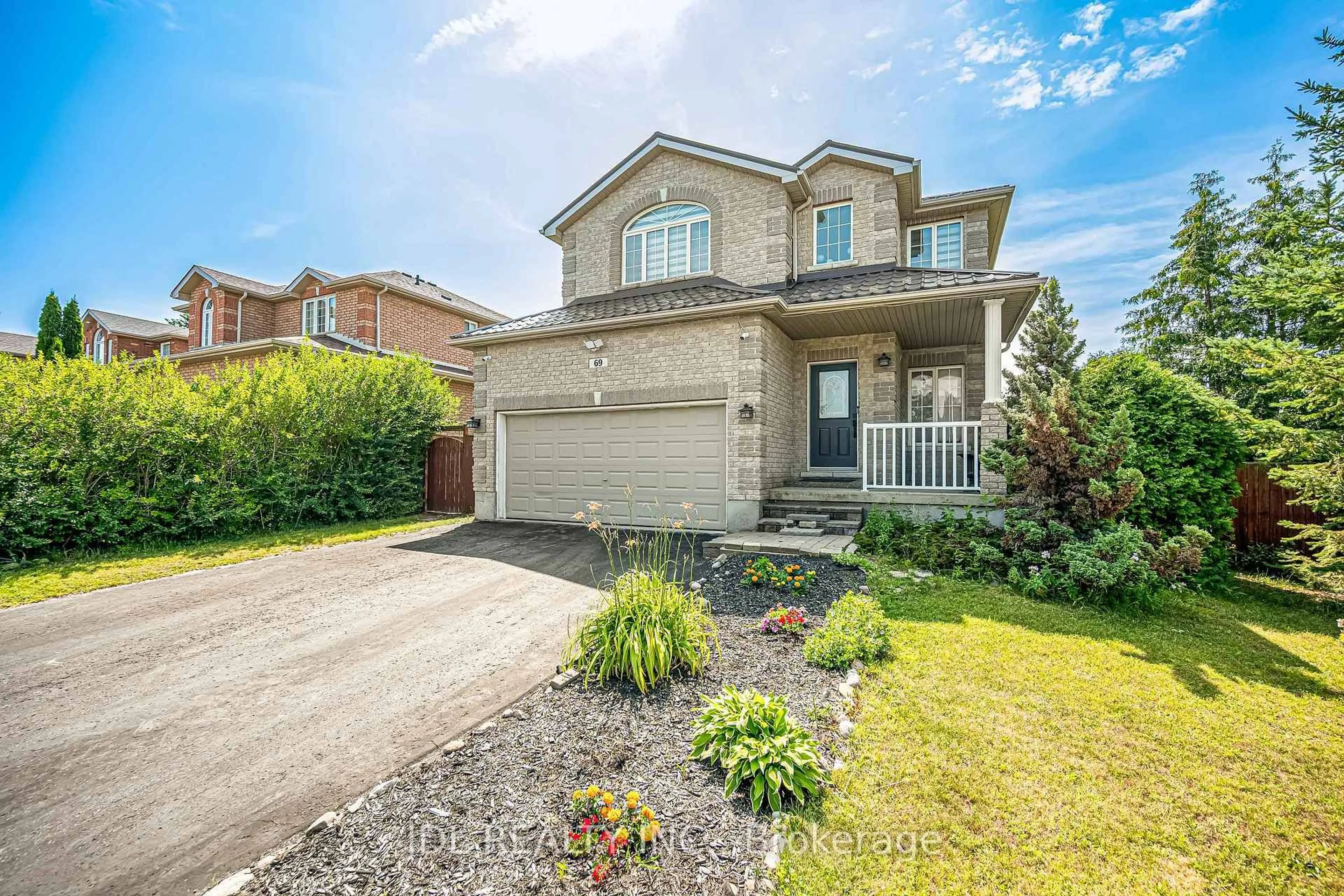 Home with brick exterior material, street for 69 Summerset Dr, Barrie Ontario L4N 0B1