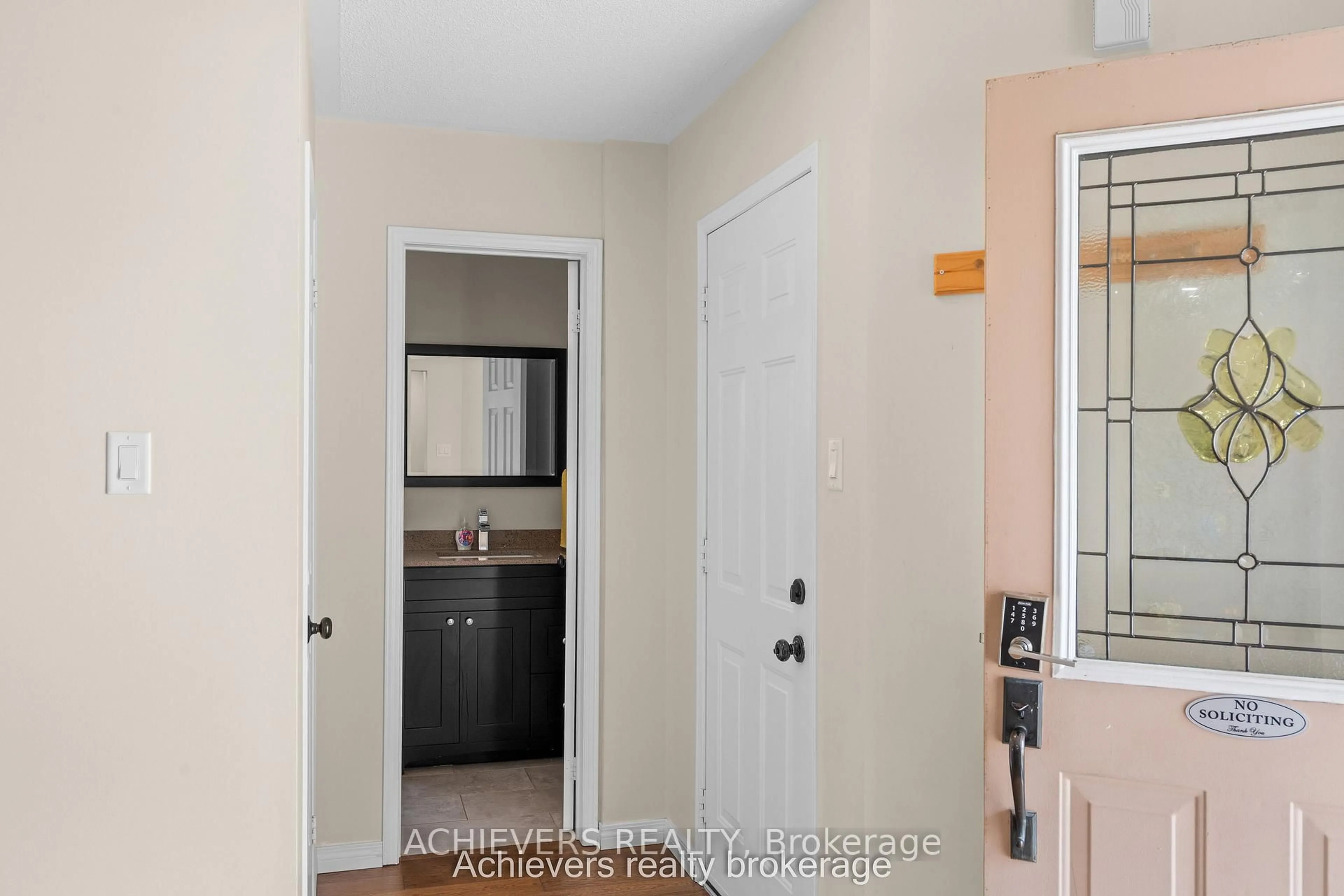 Indoor entryway for 66 Leggott Ave, Barrie Ontario L4N 8B7
