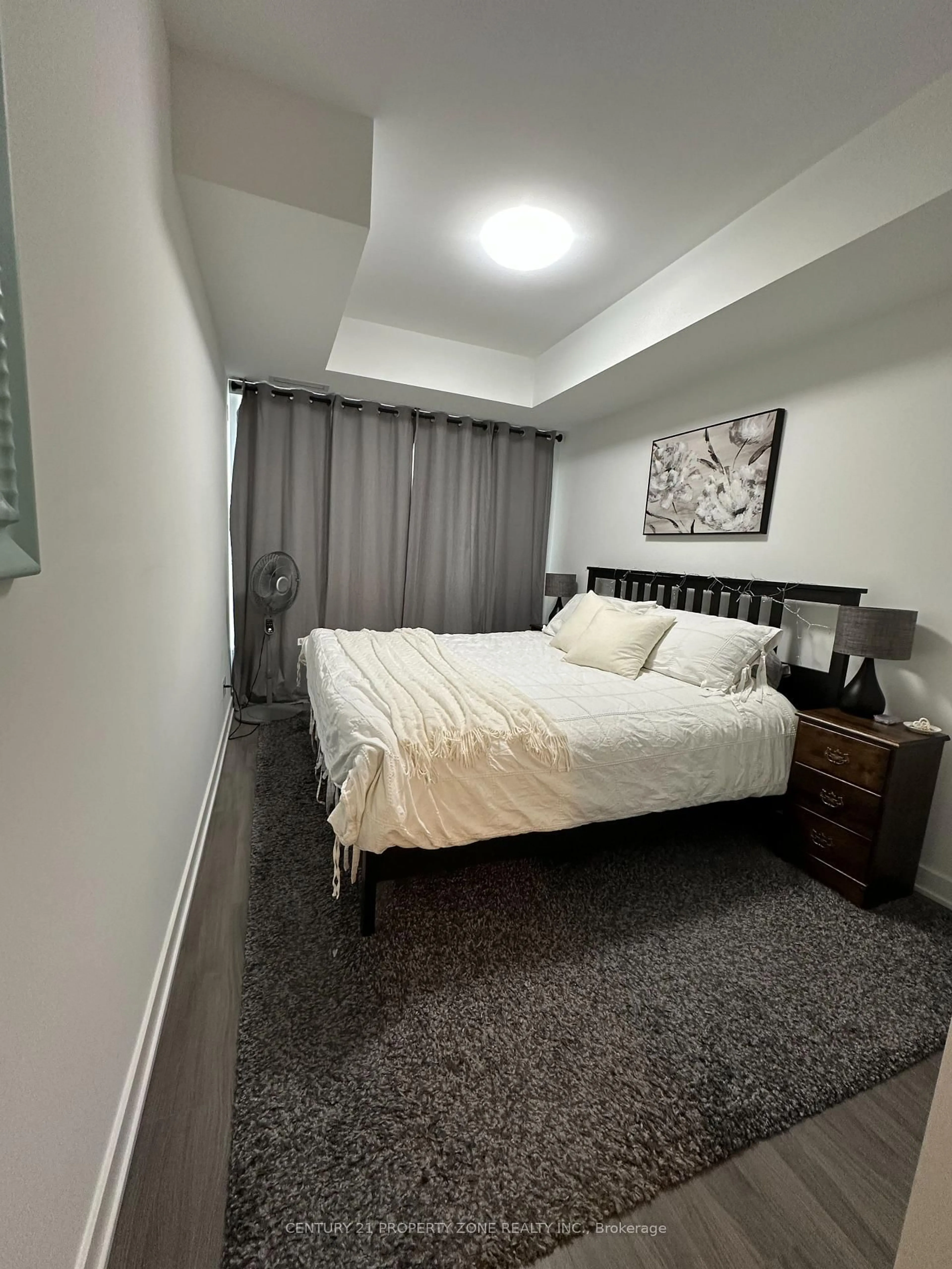 Bedroom with bed, unknown for 681 Yonge St #322, Barrie Ontario L4N 4E8