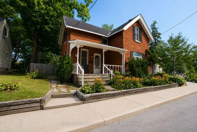 34 North St, Barrie 2
