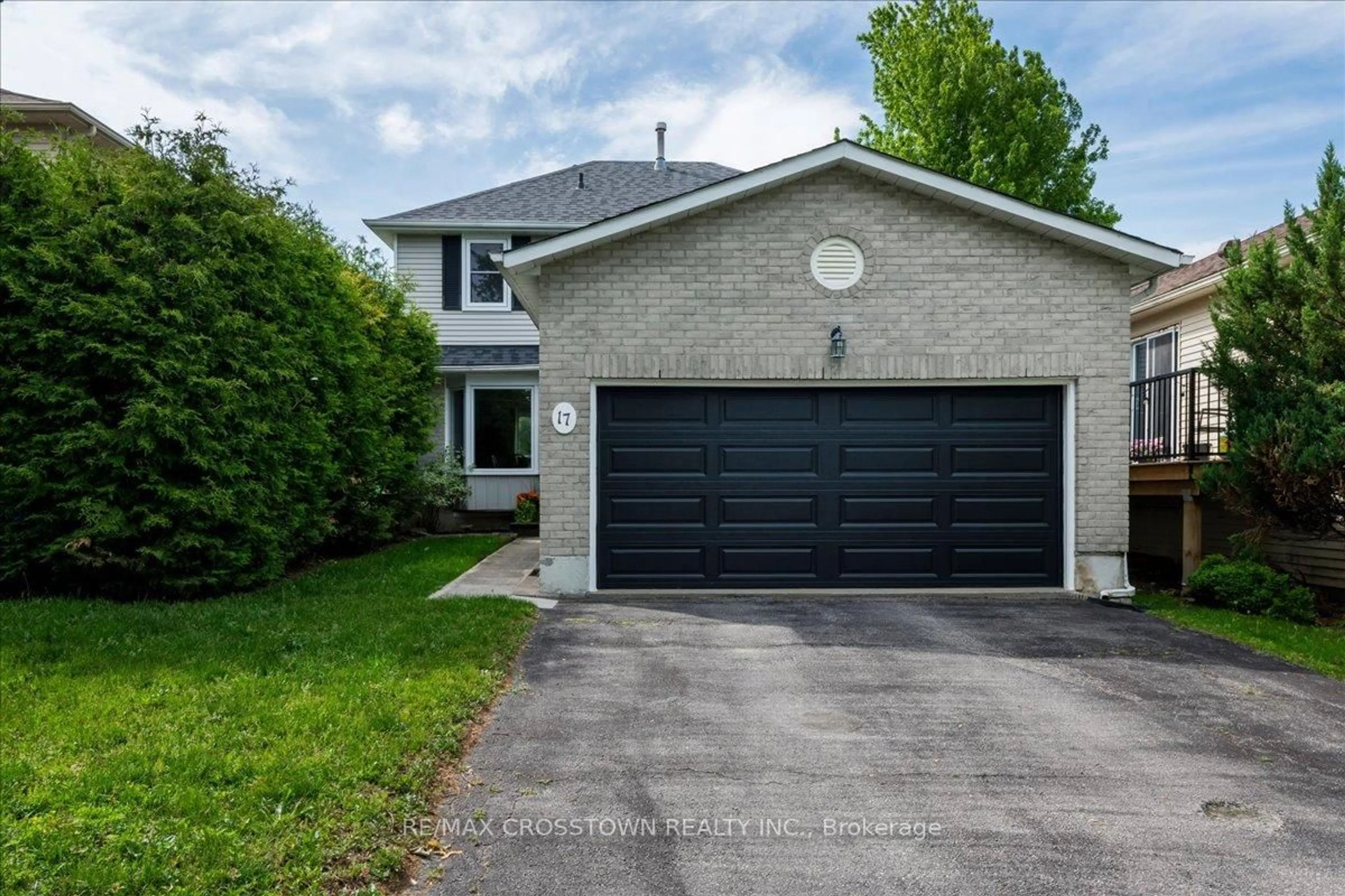 Home with brick exterior material, street for 17 Knicely Rd, Barrie Ontario L4N 6T8