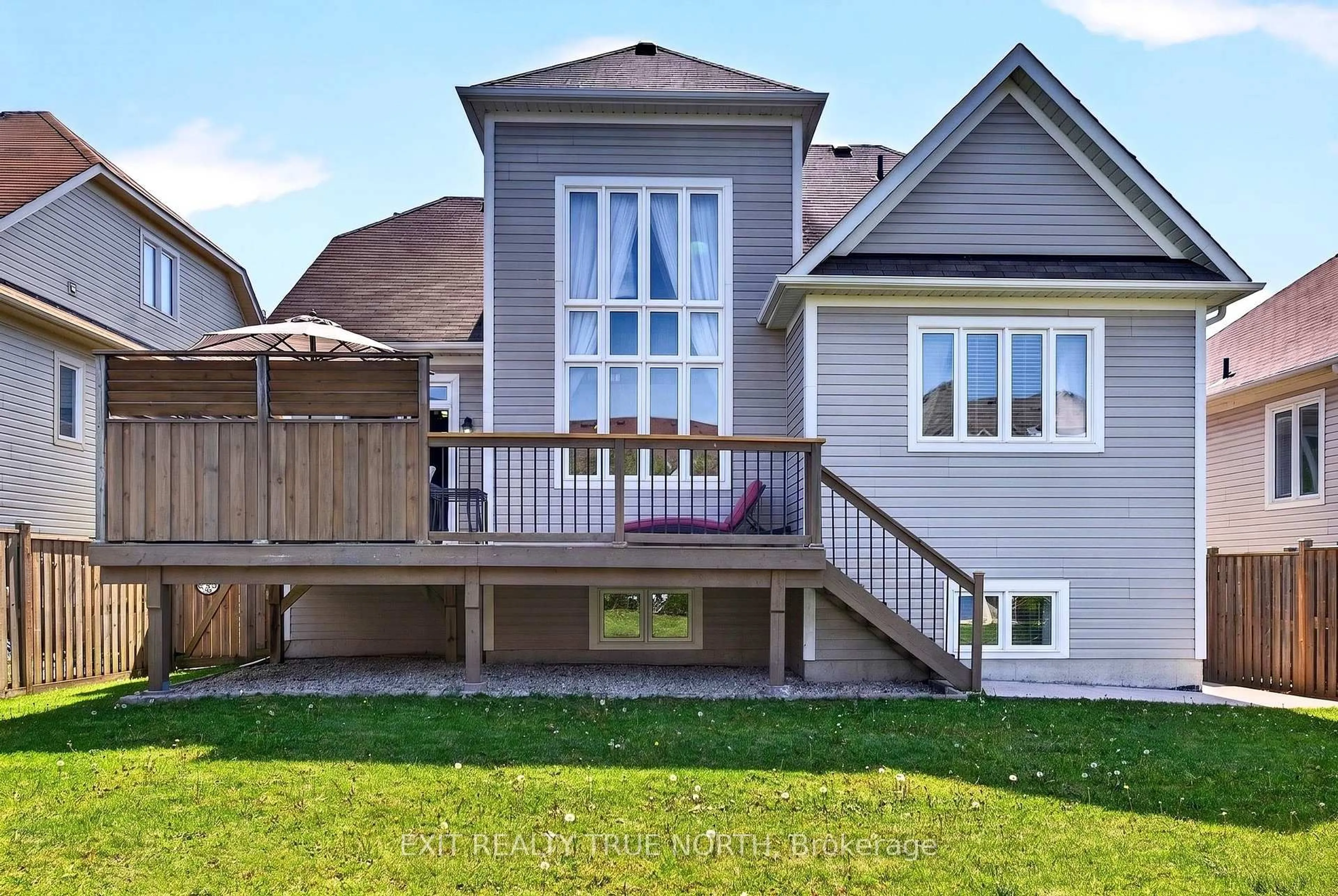 Home with vinyl exterior material, unknown for 27 Grand Poplar Lane, Wasaga Beach Ontario L9Z 0C7