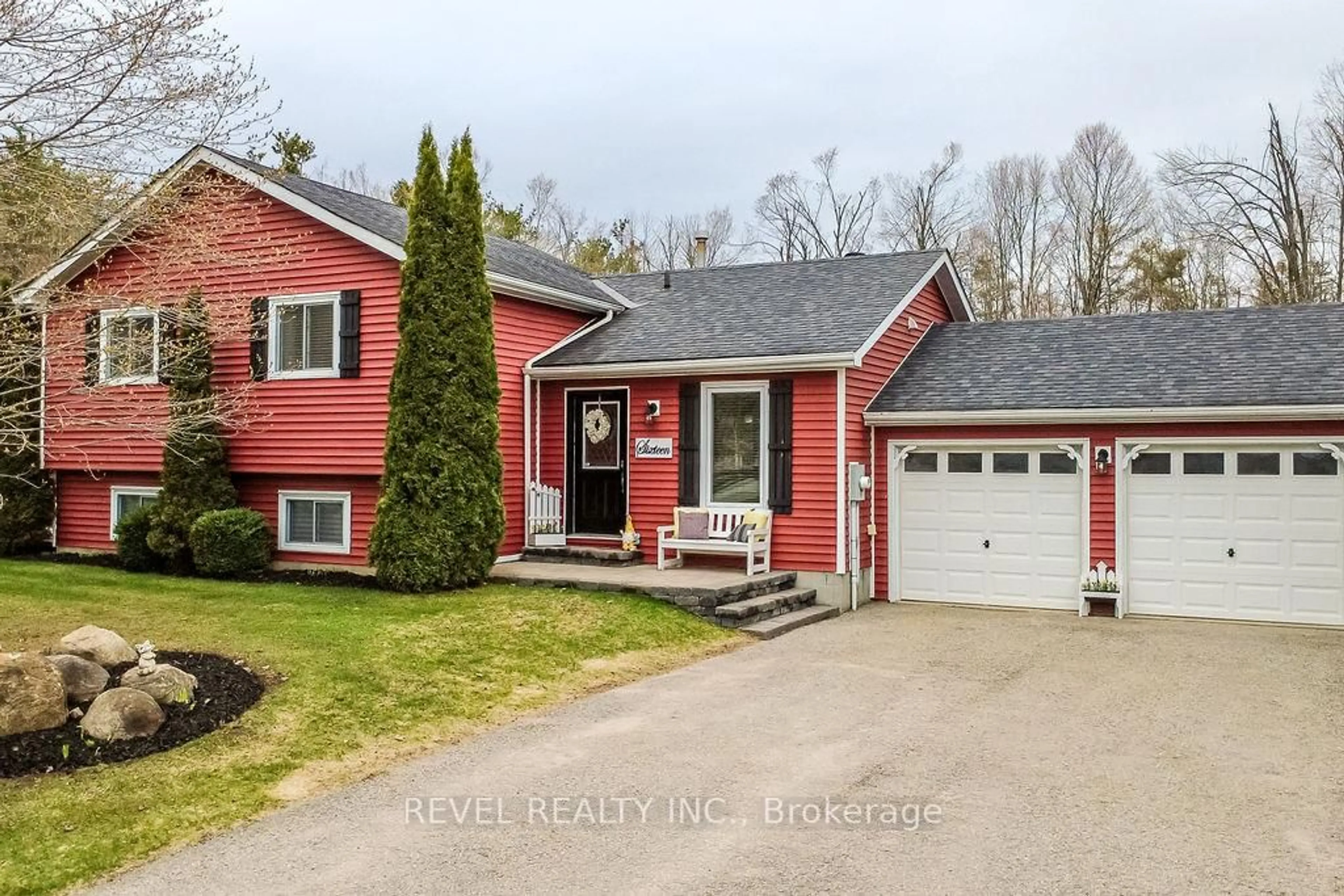 Home with vinyl exterior material, street for 16 Sumac Cres, Oro-Medonte Ontario L0K 1E0