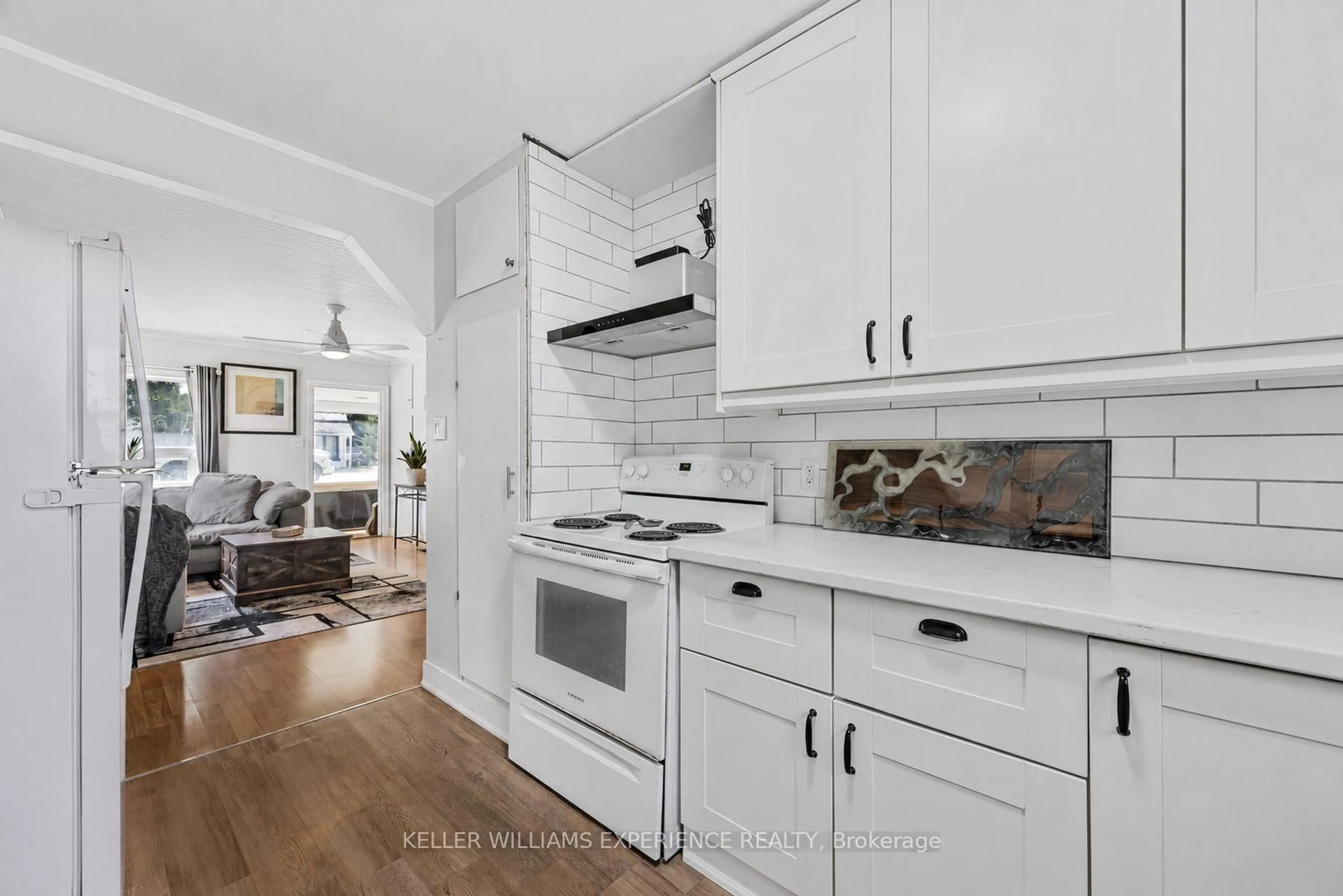 Open concept kitchen, ceramic/tile floor for 3829 Crossland Rd, Springwater Ontario L0L 1P0