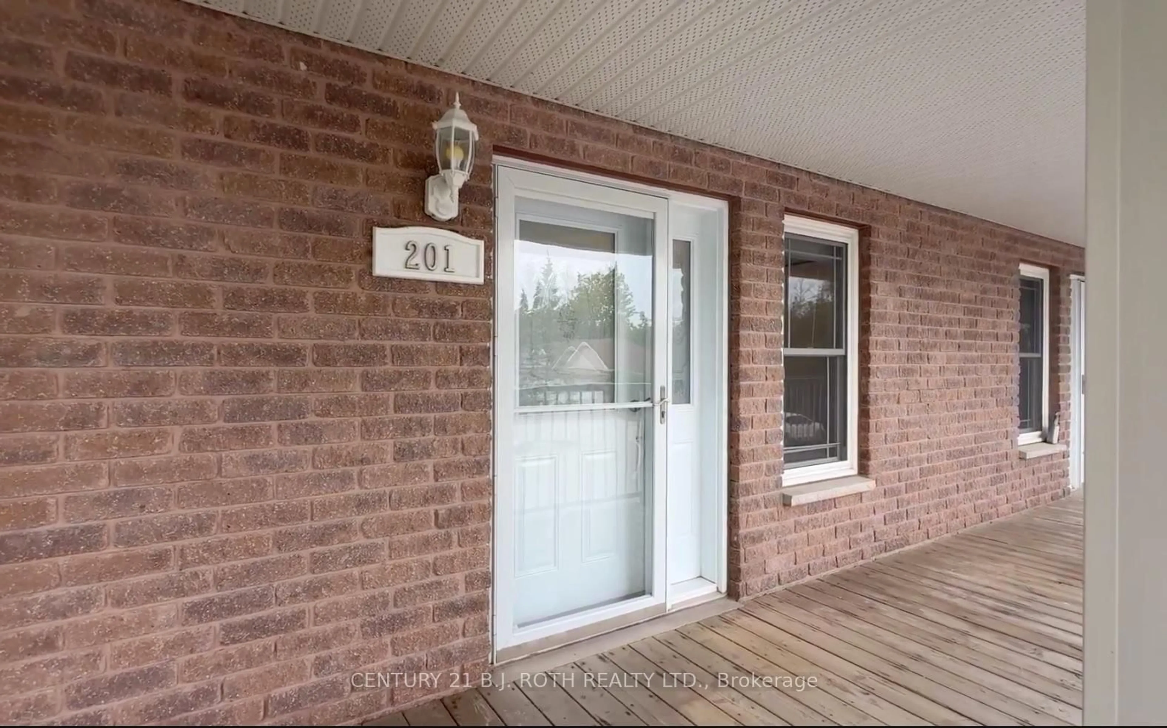 Indoor entryway for 43 Creighton St #201, Ramara Ontario L3V 1B1