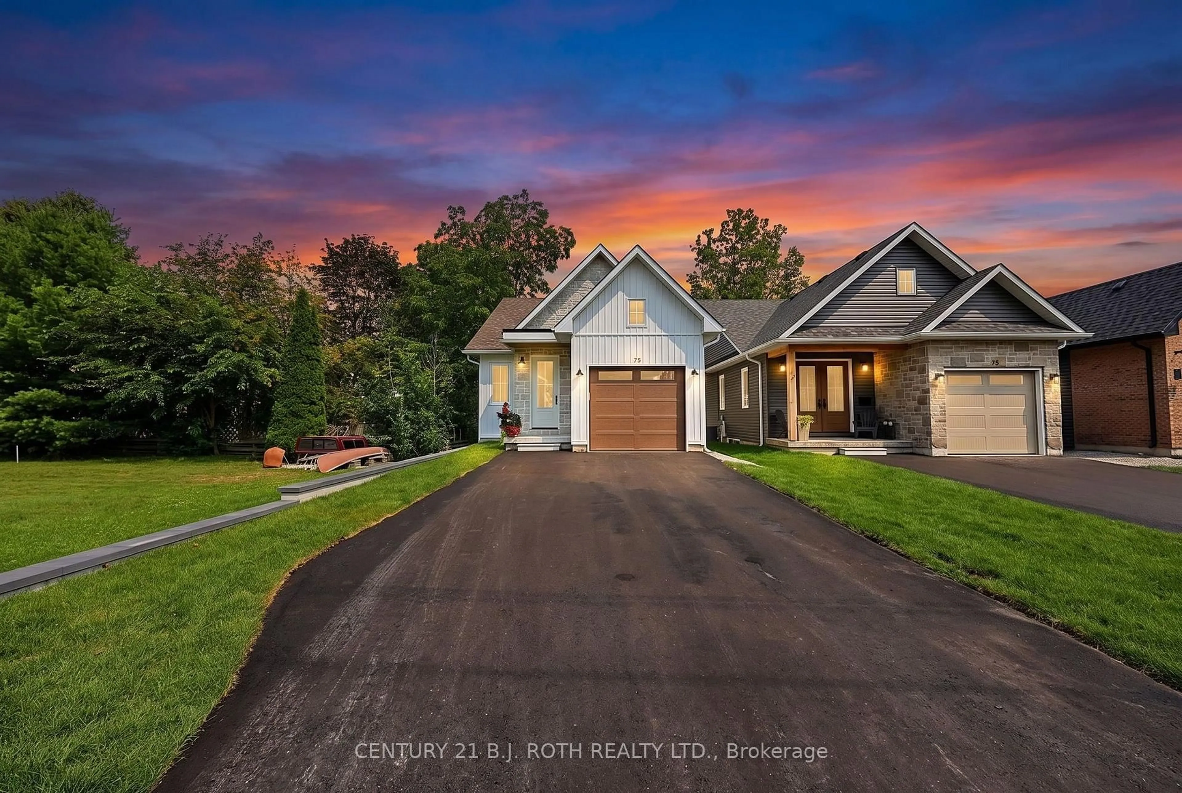 A pic from outside/outdoor area/front of a property/back of a property/a pic from drone, mountain view for 75 Vancouver St, Barrie Ontario L4M 4M2