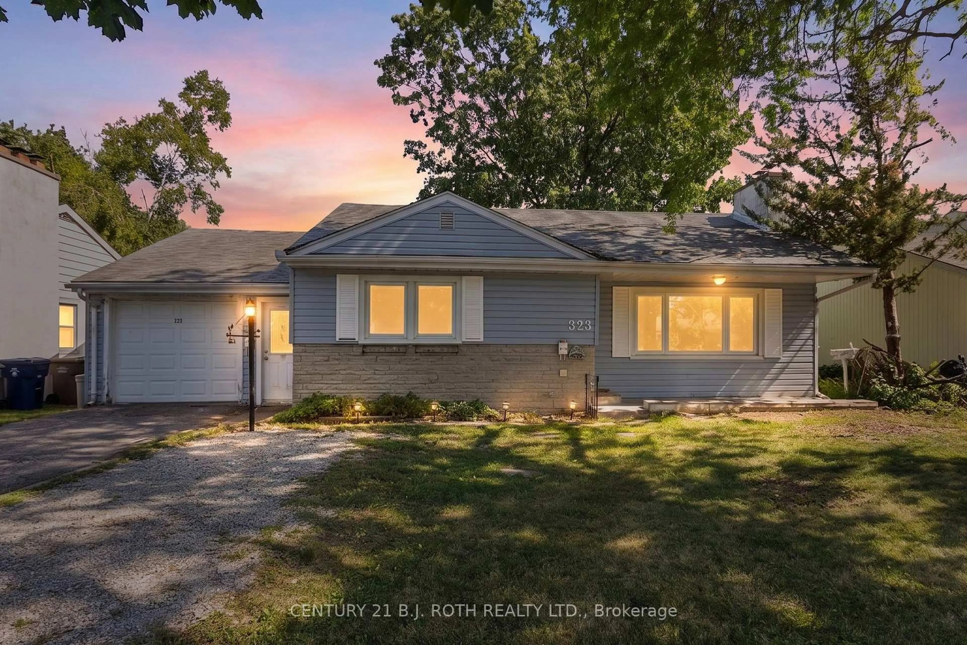 Unknown for 323 Crawford St, Orillia Ontario L3V 1K2