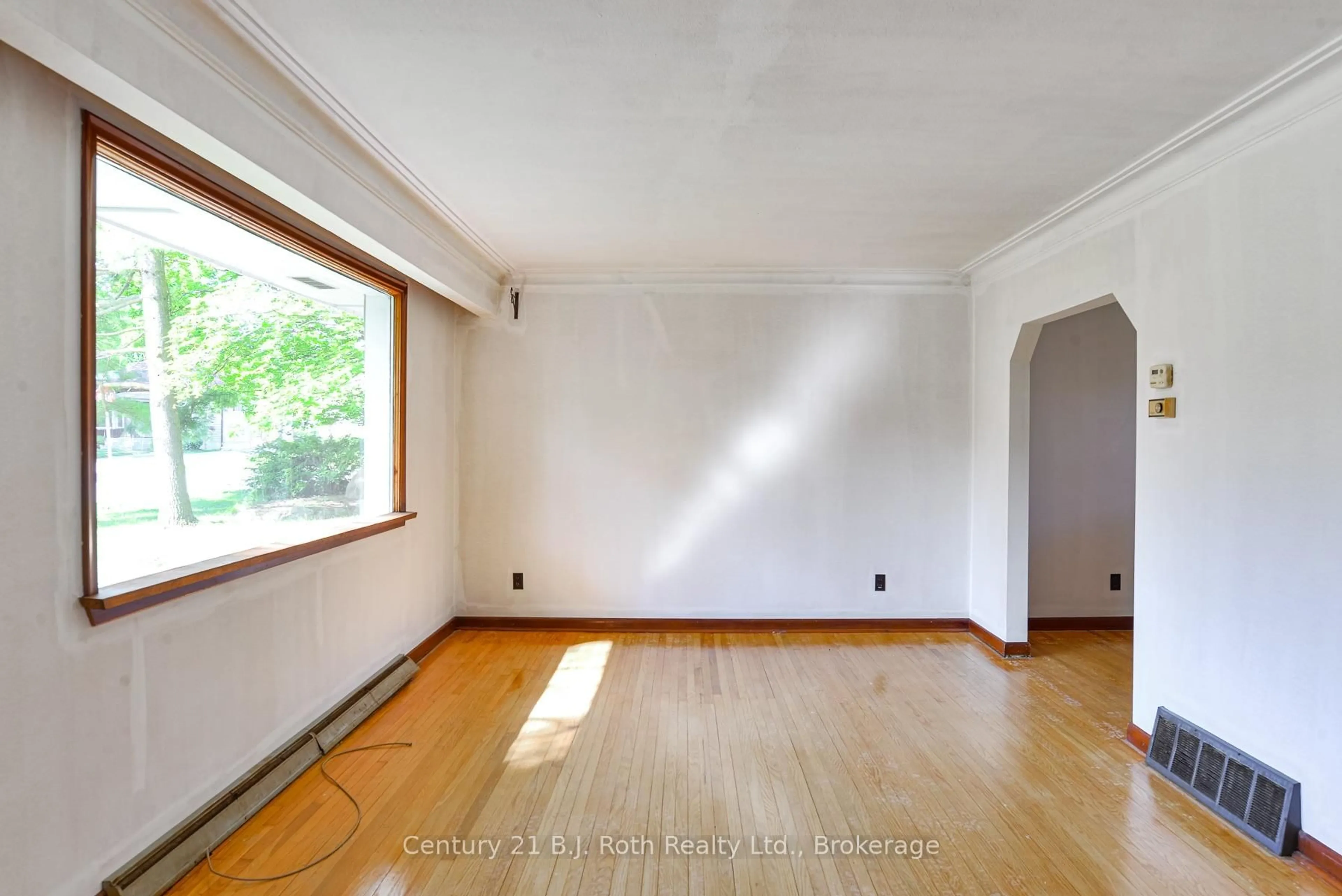 A pic of a room for 398 Old Muskoka Rd, Orillia Ontario L3V 4G7