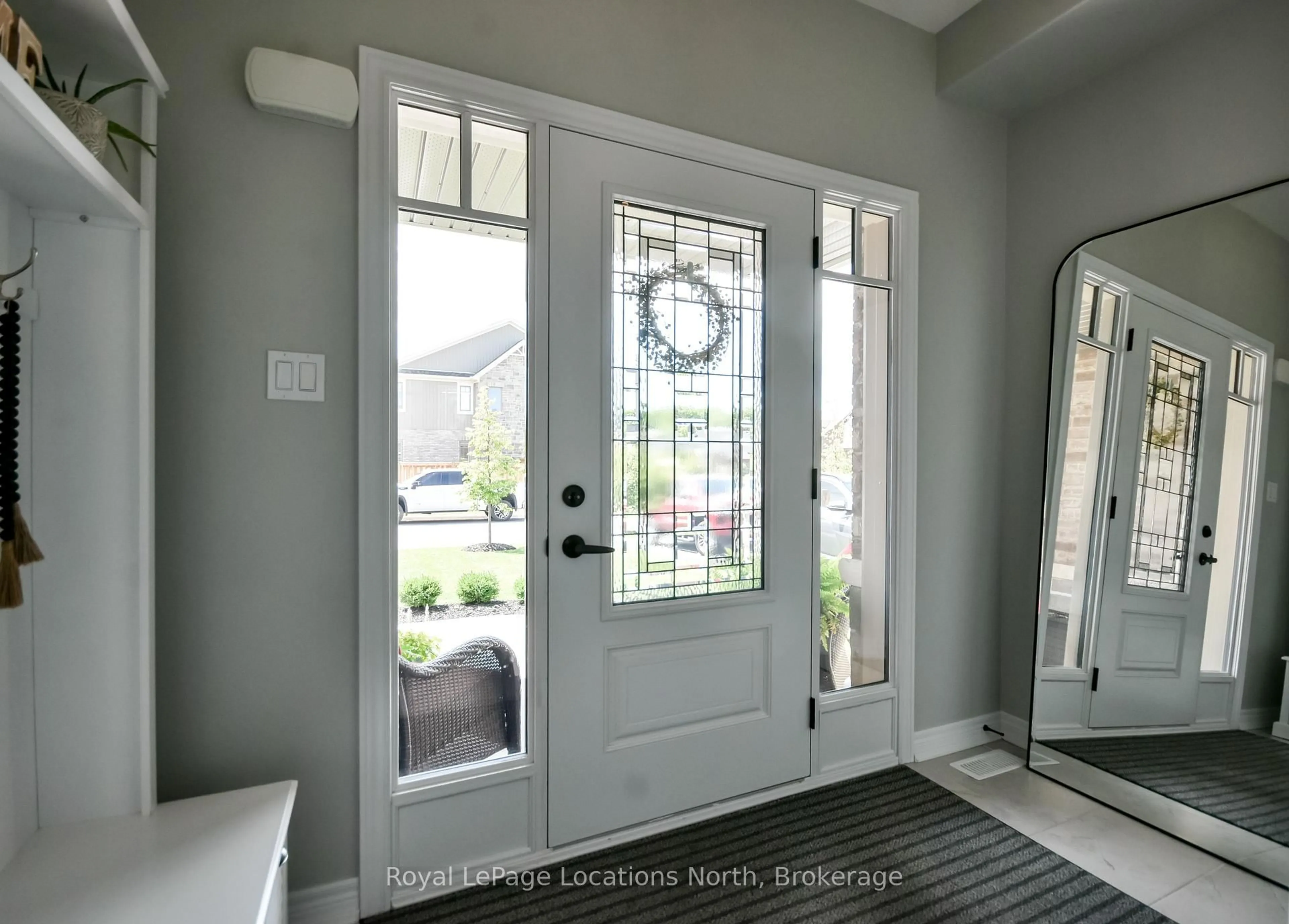 Indoor entryway for 25 Maidens Cres, Collingwood Ontario L9Y 3B7