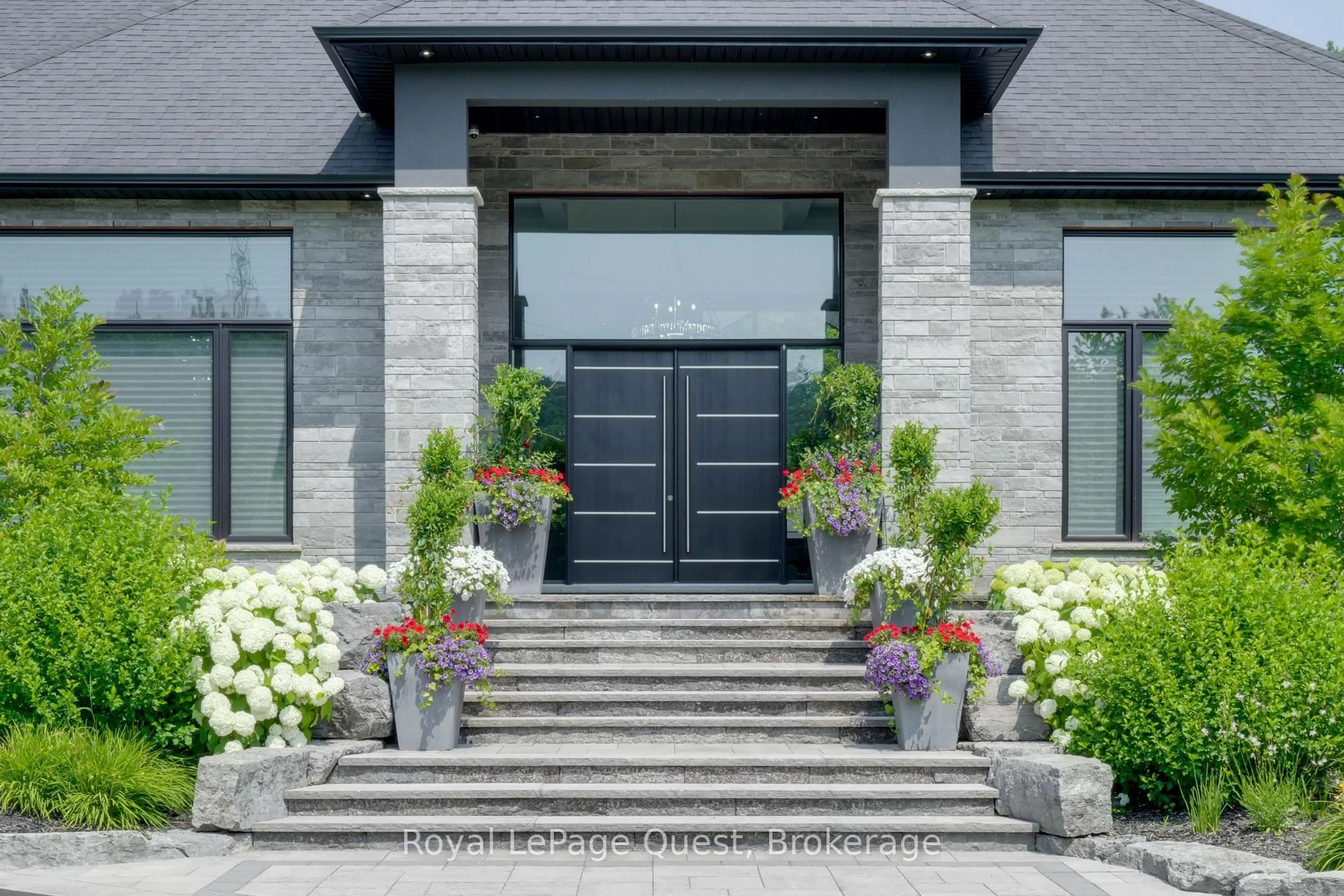 Indoor entryway for 8 Midves Crt, Springwater Ontario L9X 0P3